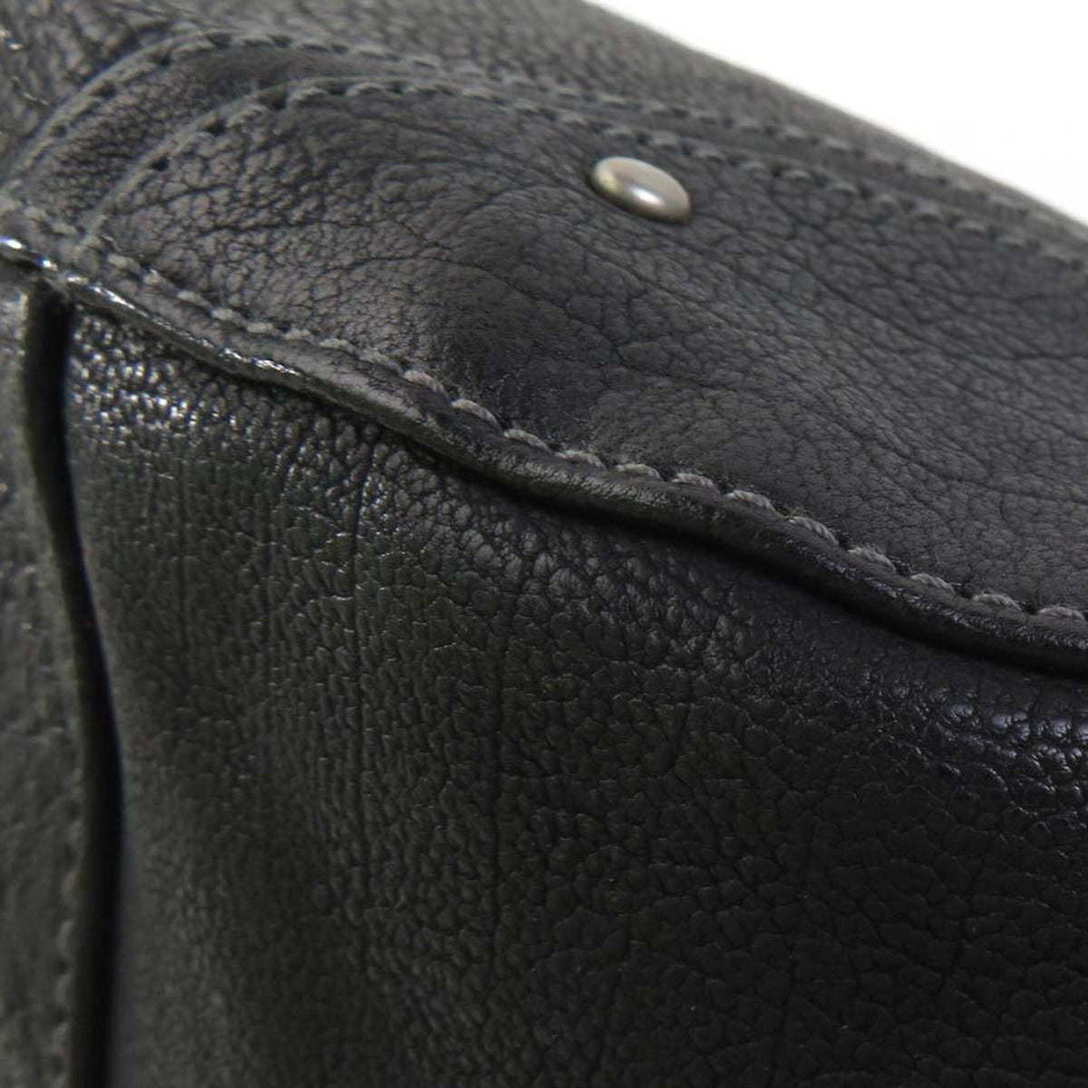 Bally Black Leather Shoulder Bag (Pre-Owned)