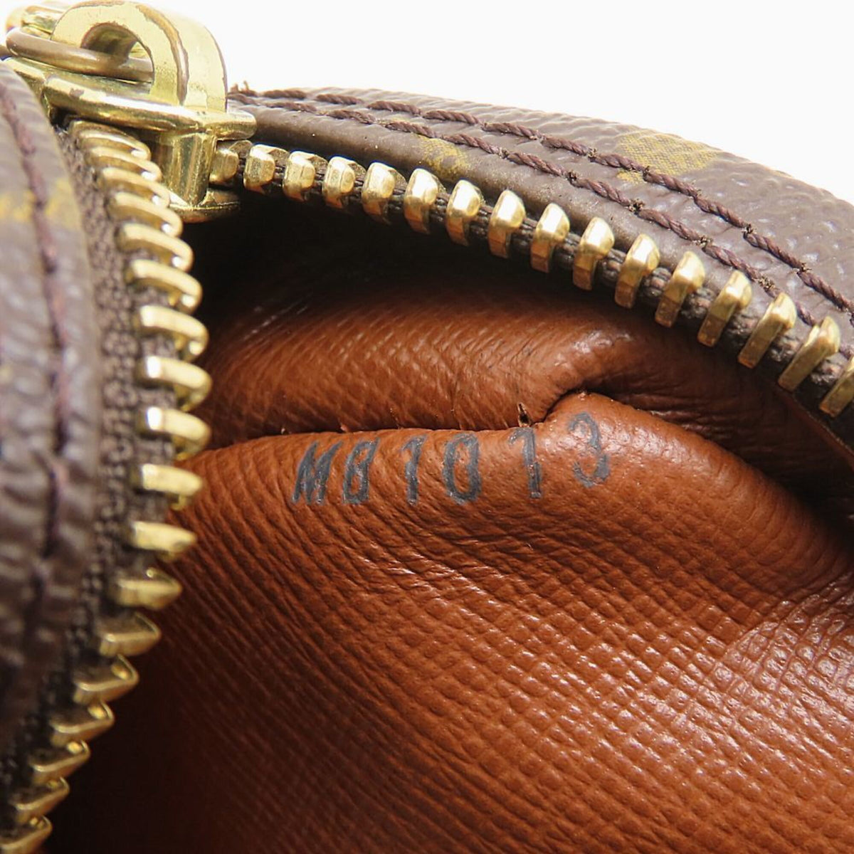 Louis Vuitton Brown Monogram Monogram Shoulder Bag (Pre-Owned)