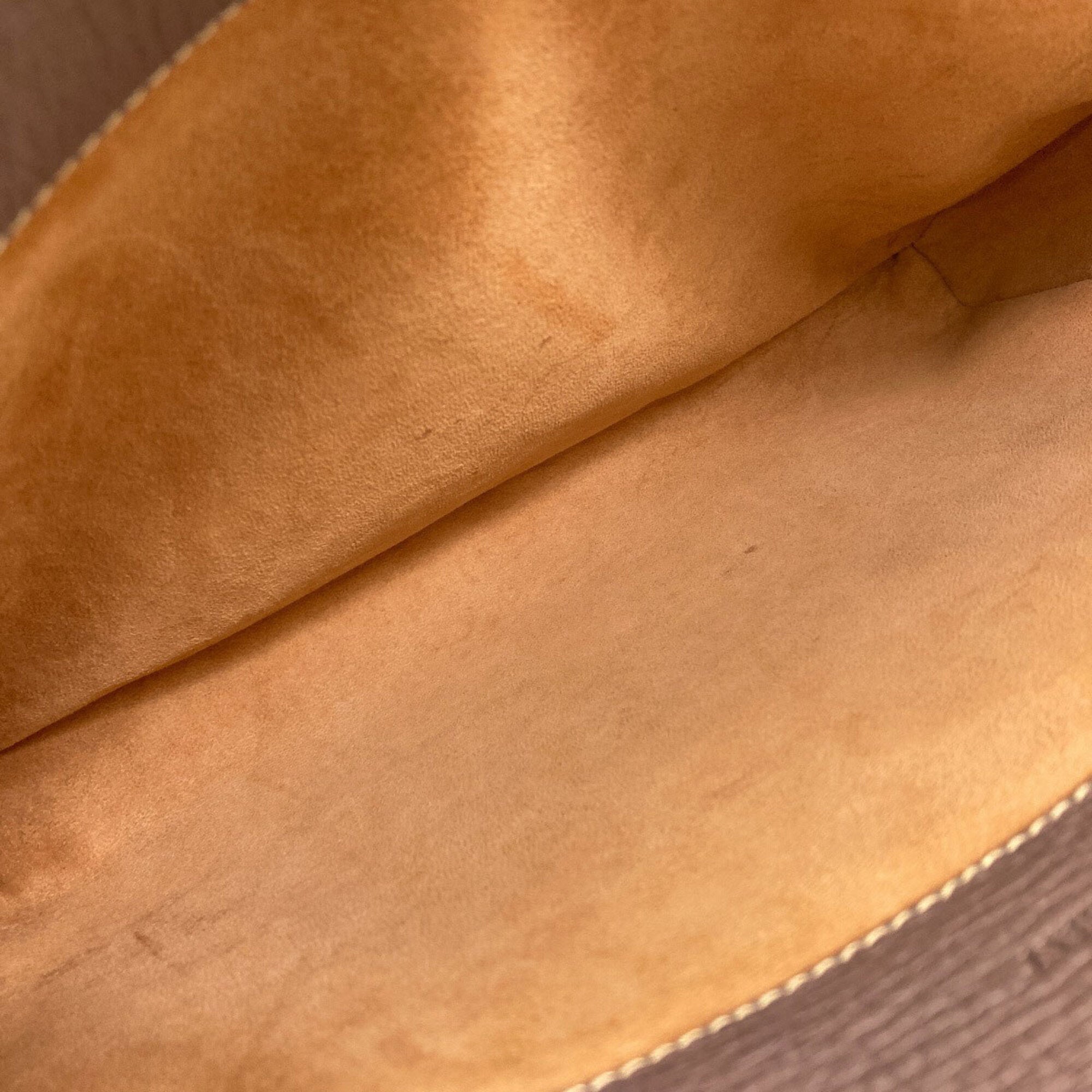 Loewe Brown Leather Shoulder Bag (Pre-Owned)