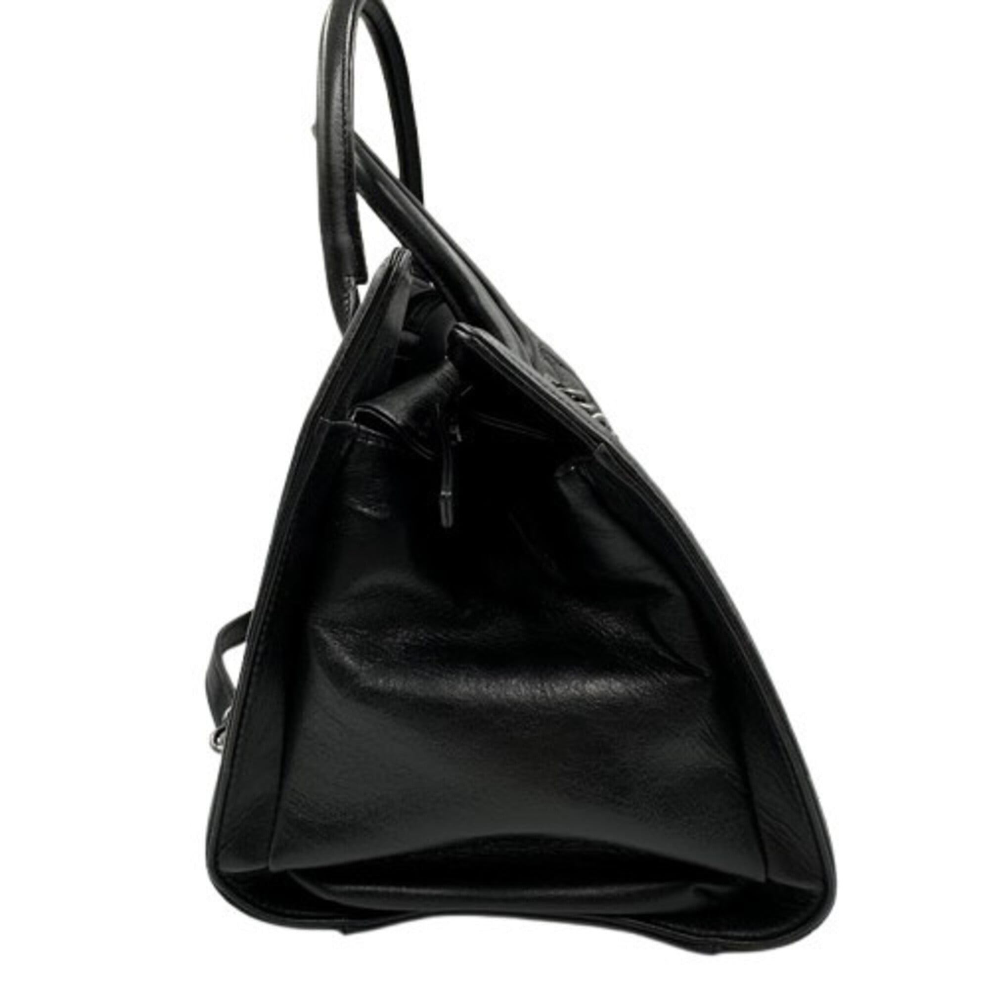 Chanel Boy Chanel Black Leather Shoulder Bag (Pre-Owned)