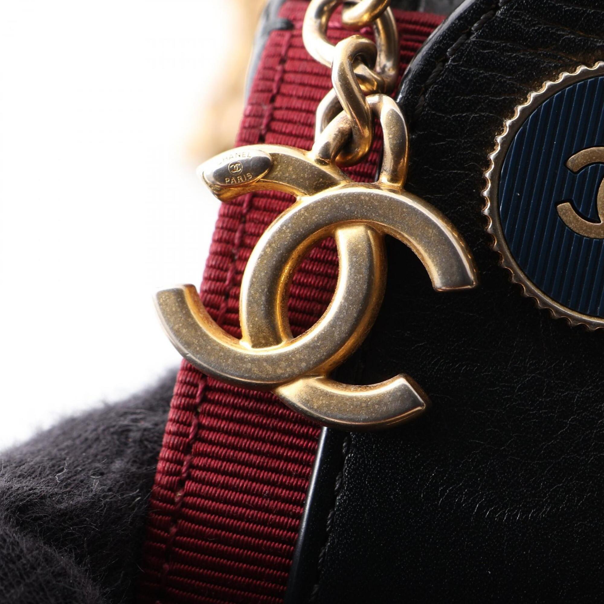 Chanel Black Bordeaux Leather Canvas Handbag Shoulder Bag (Pre-Owned)