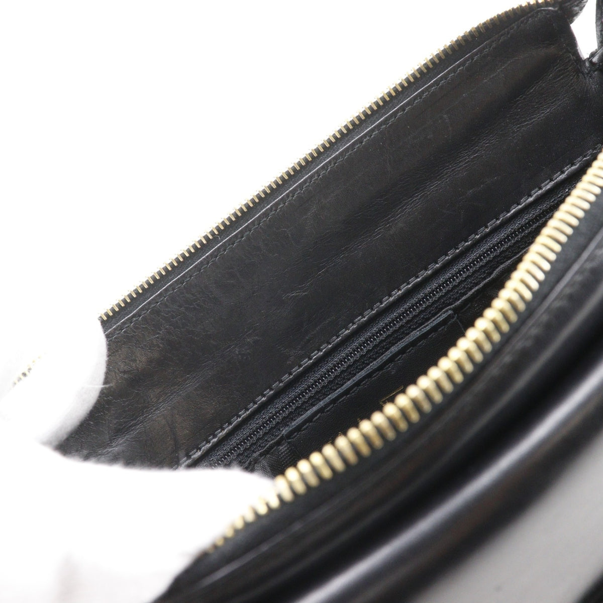 Salvatore Ferragamo Black Leather Shoulder Bag (Pre-Owned)