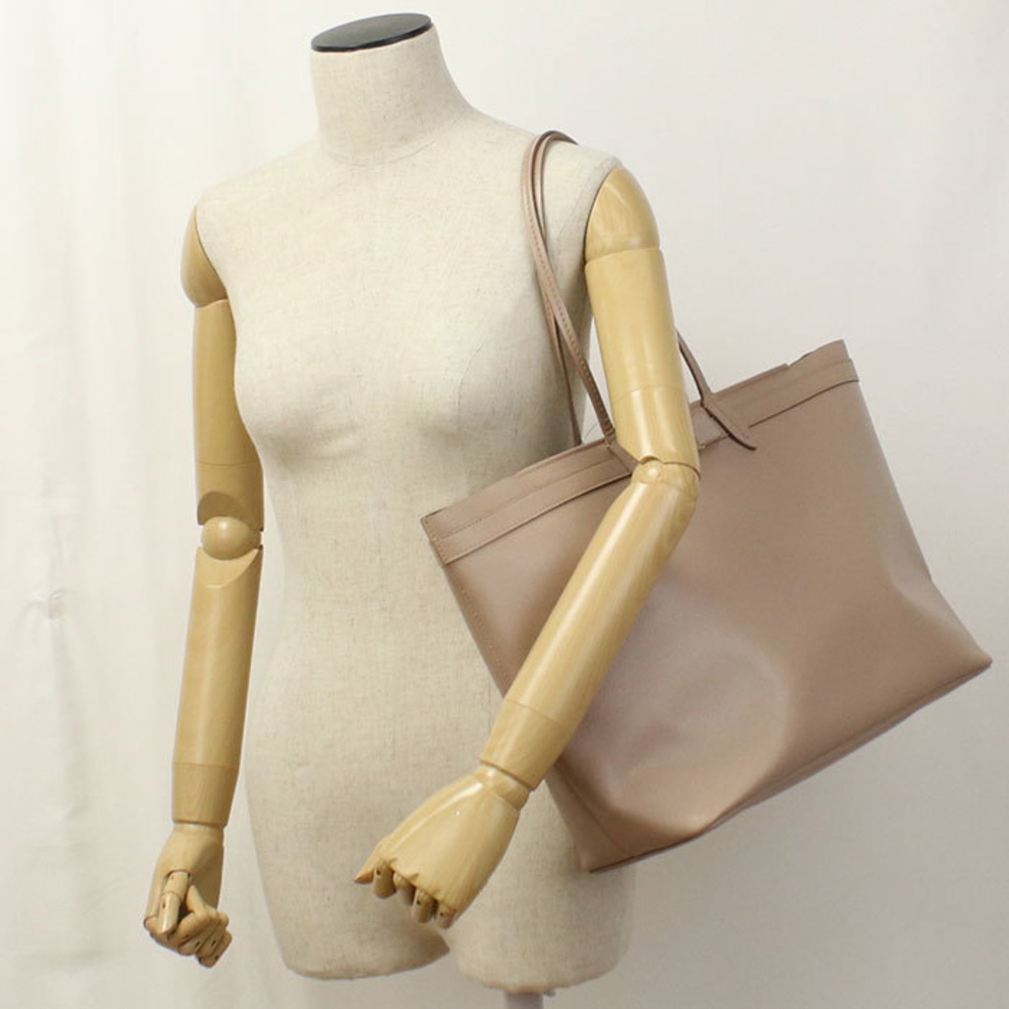 Salvatore Ferragamo Beige Leather Tote Bag (Pre-Owned)