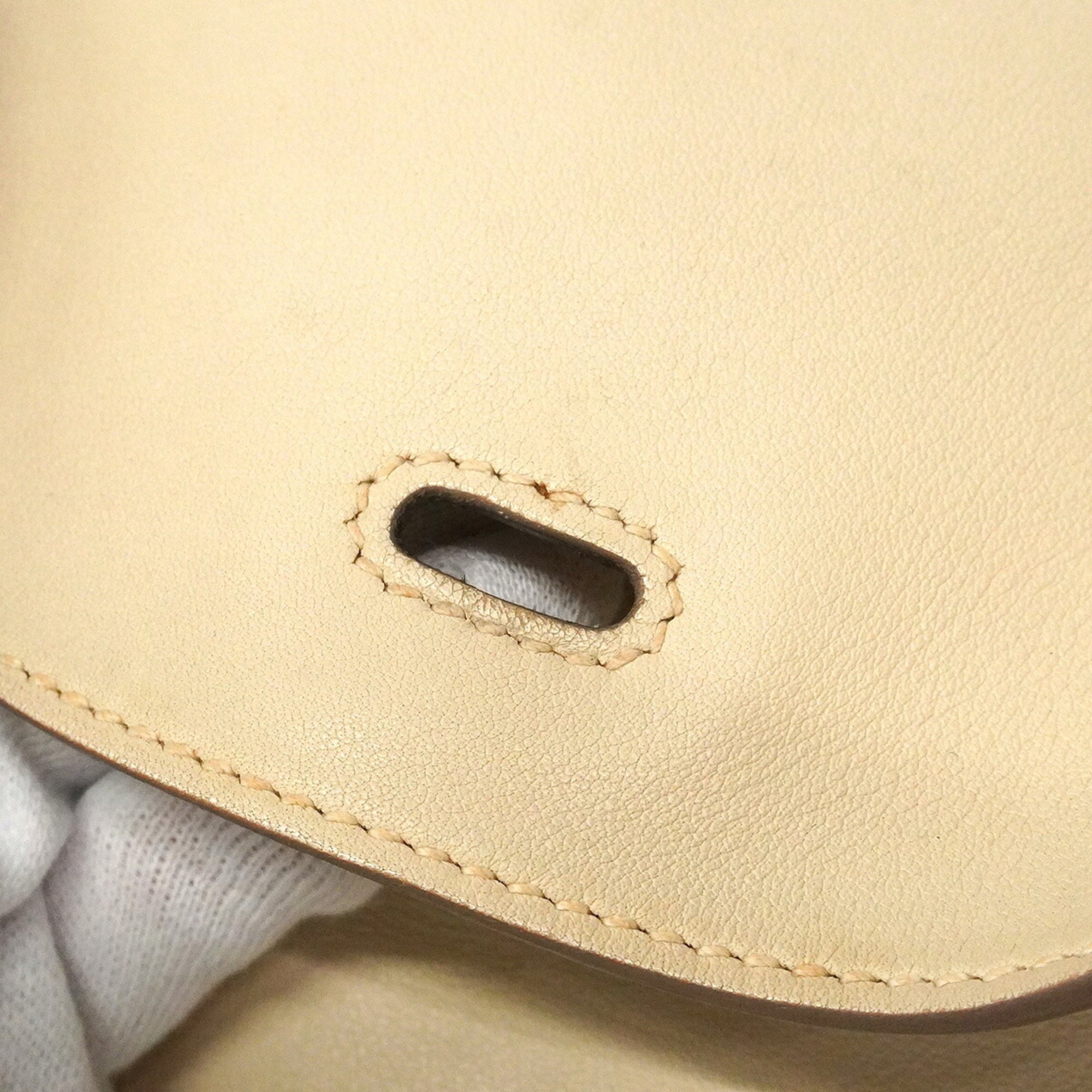 Hermes White Swift Leather Handbag (Pre-Owned)