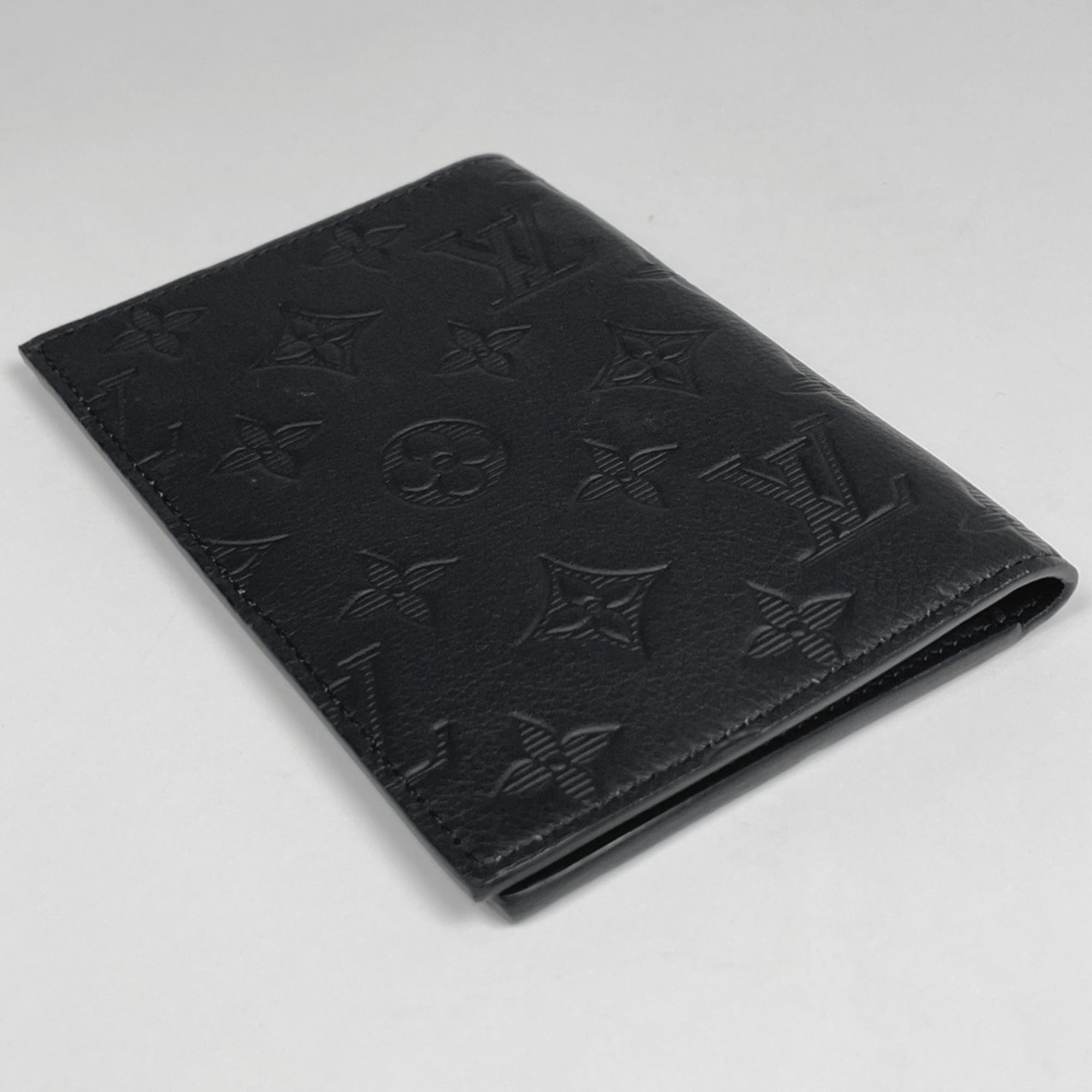 Louis Vuitton Black Leather (Pre-Owned)
