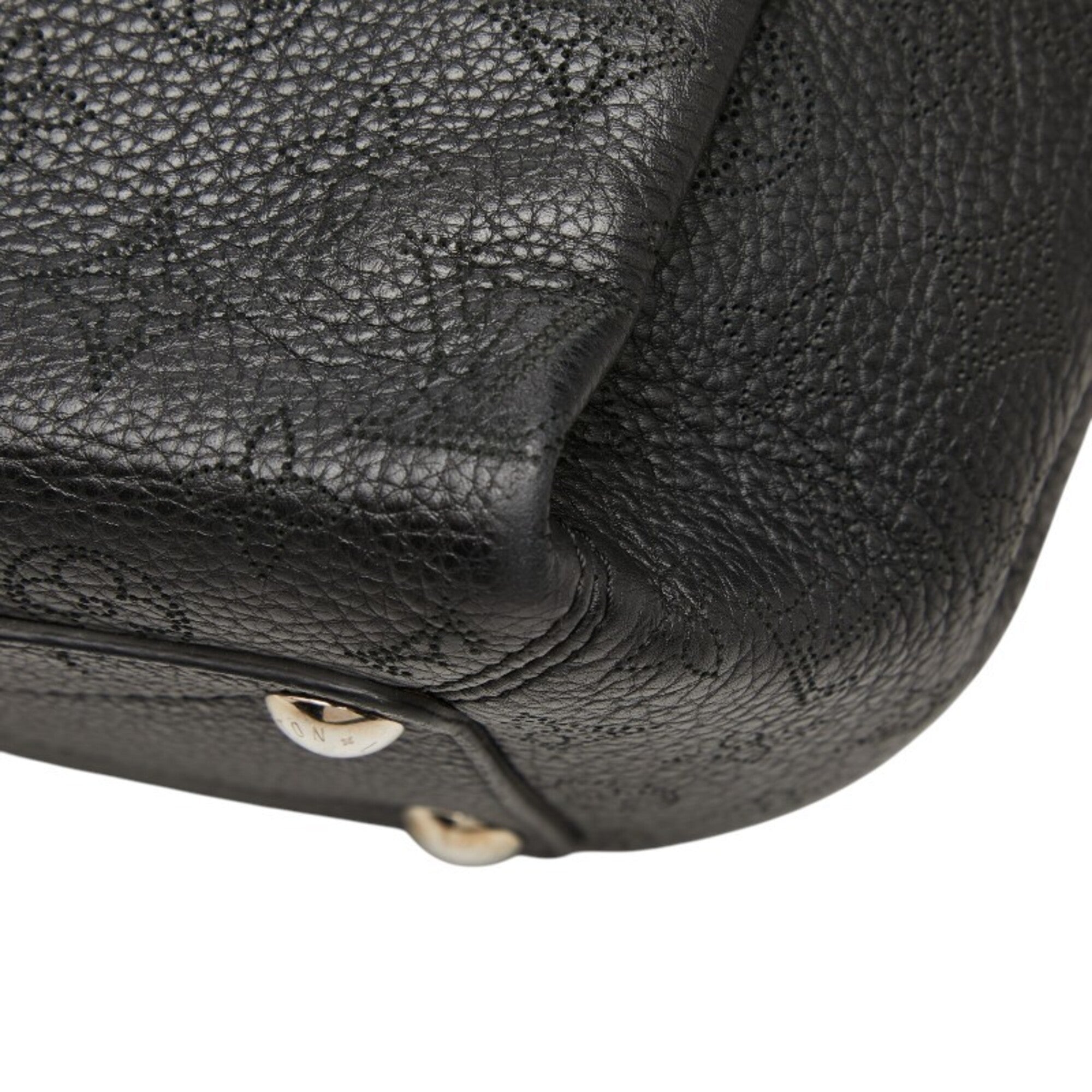 Louis Vuitton Black Leather Handbag (Pre-Owned)