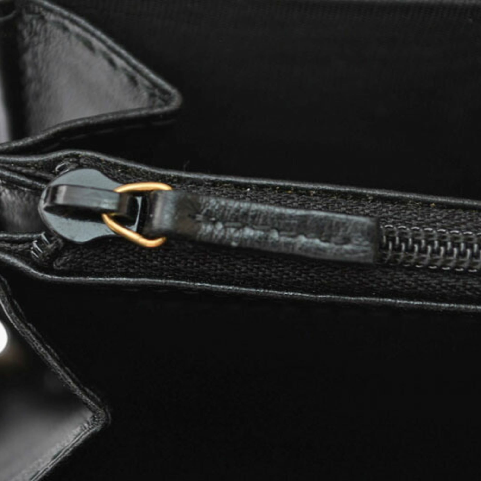 Gucci Black Leather Long Wallet (Bi-Fold) (Pre-Owned)