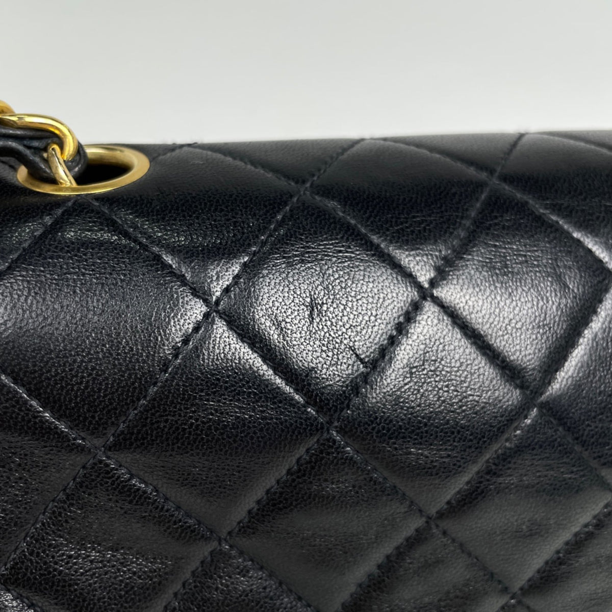 Chanel Matelasse Black Leather Shoulder Bag (Pre-Owned)