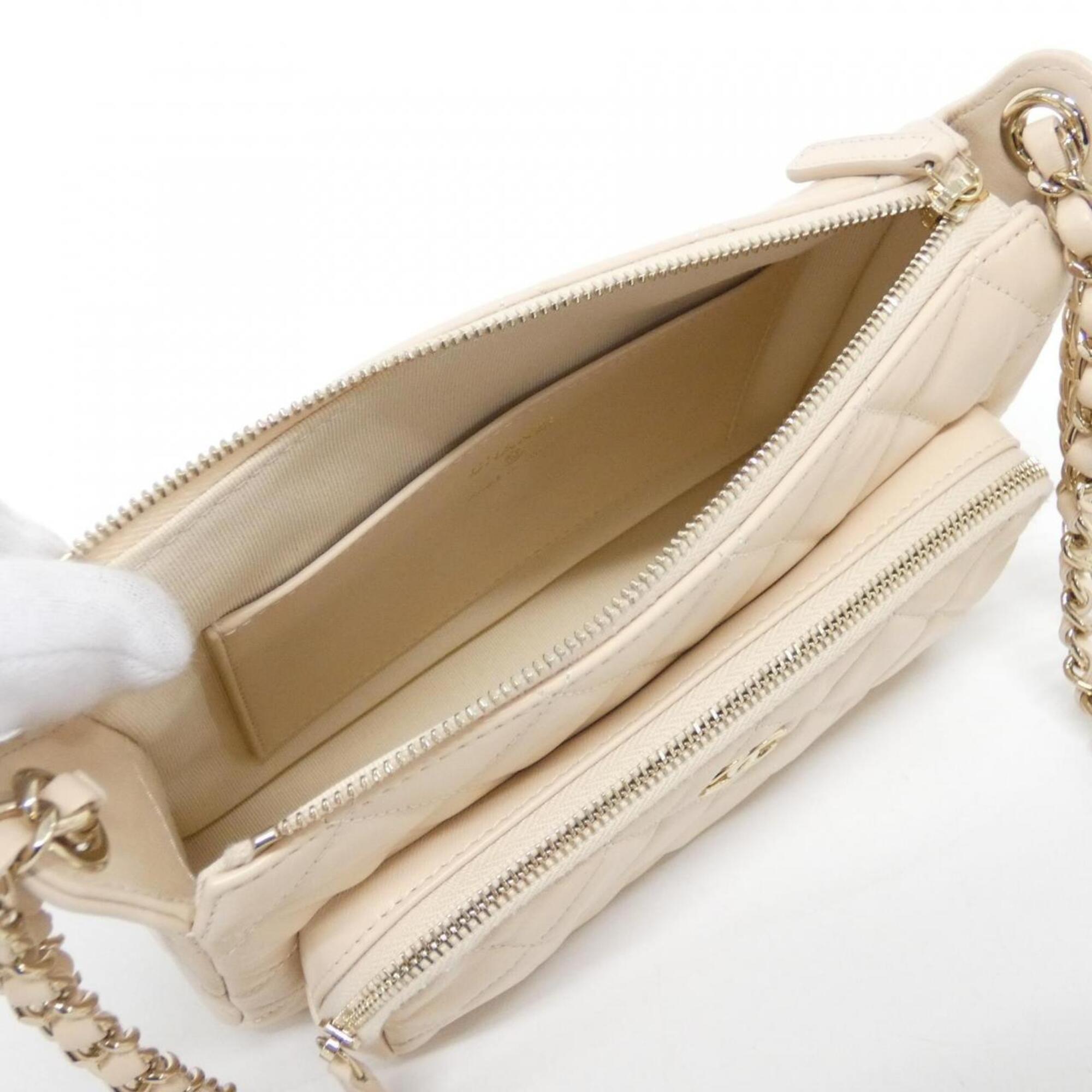 Chanel Beige Leather Shoulder Bag (Pre-Owned)