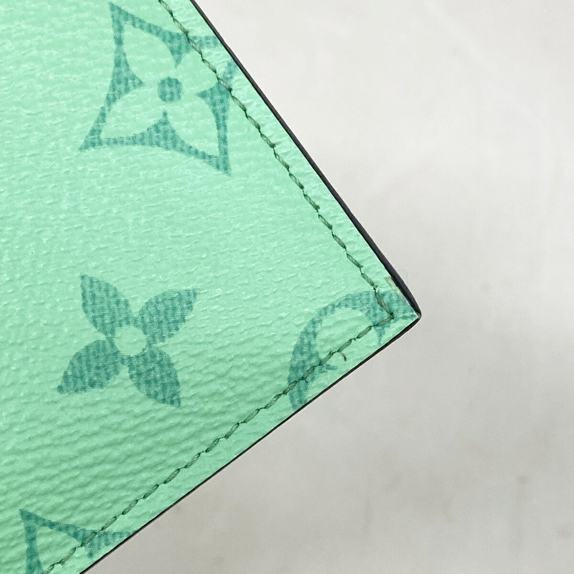 Louis Vuitton Green Coin Purse/Coin Case (Pre-Owned)