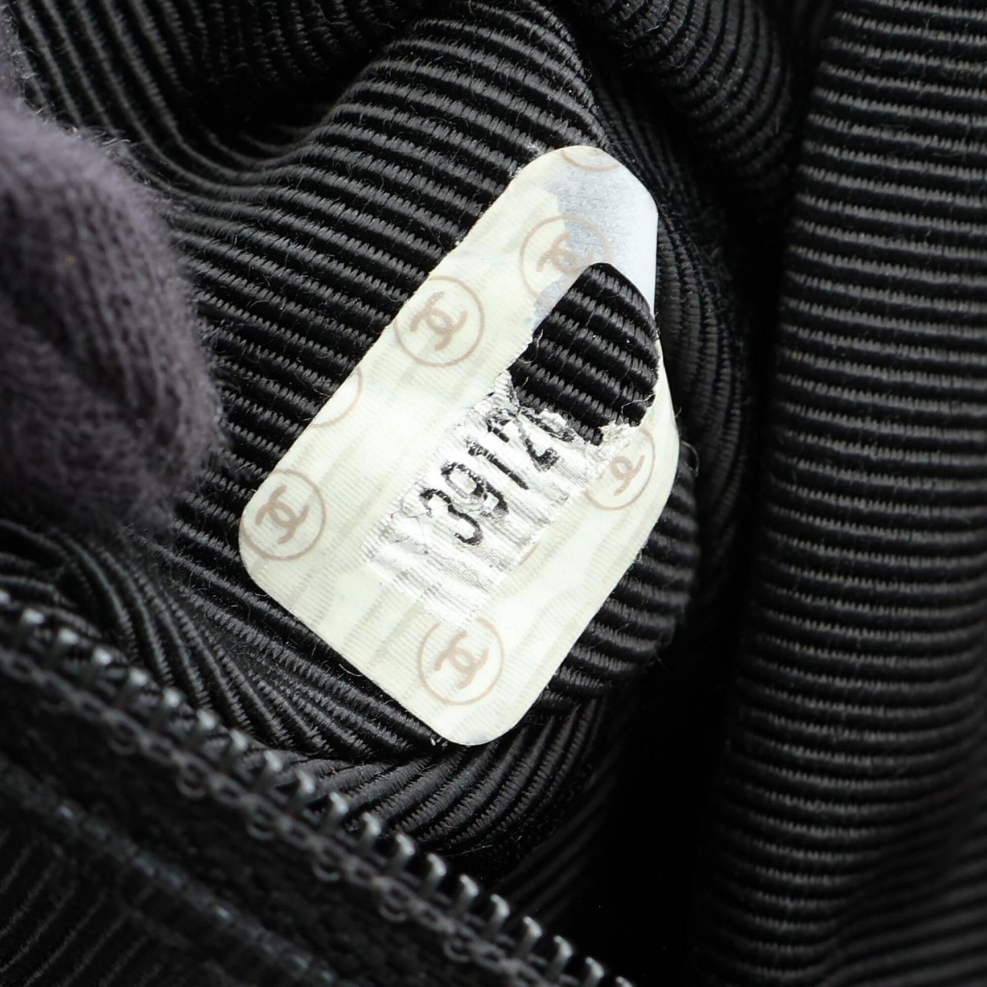 Chanel Black Grained Calfskin Backpack Handbag (Pre-Owned)