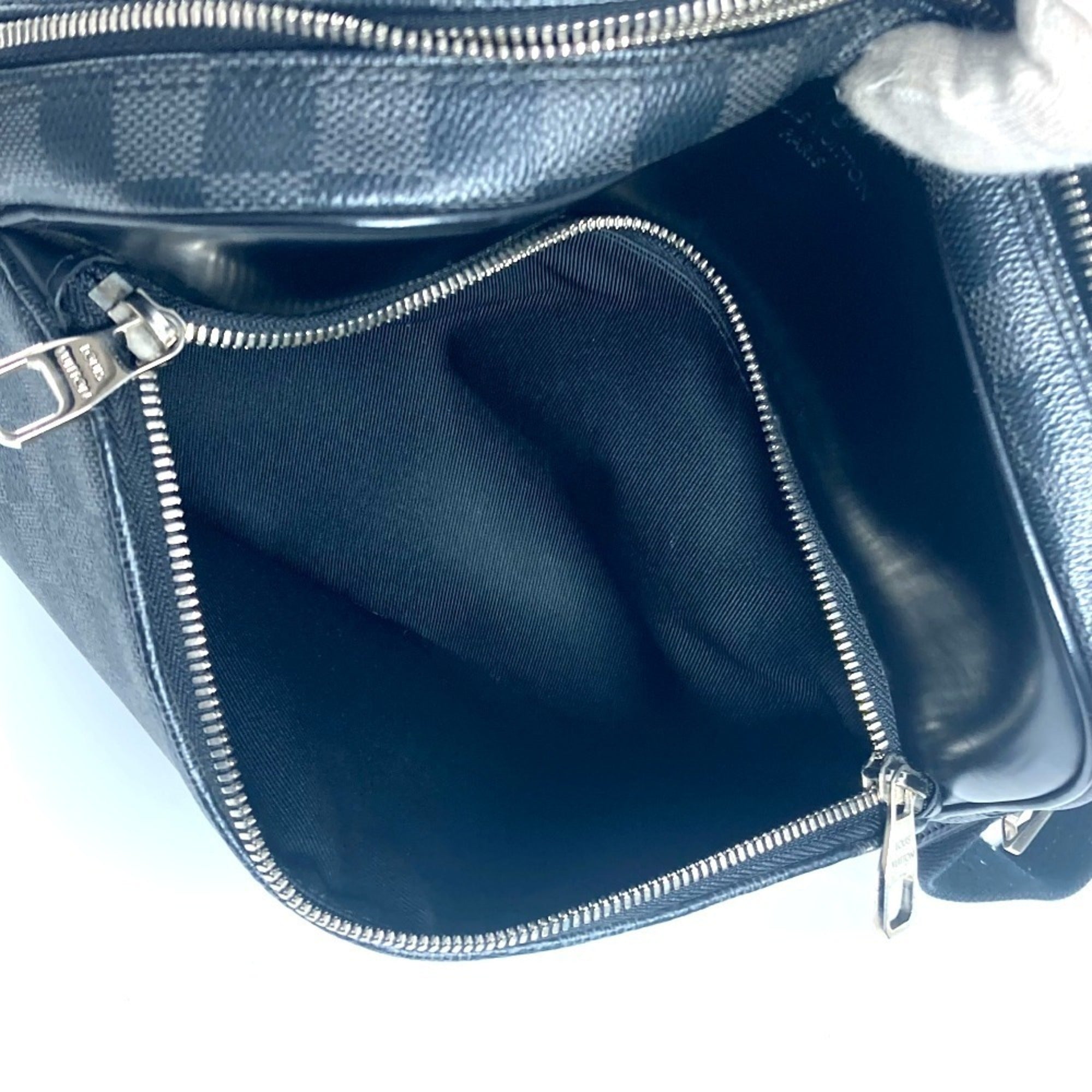 Louis Vuitton Damier Graphite Black Damier Graphite Messenger Bag Shoulder Bag (Pre-Owned)