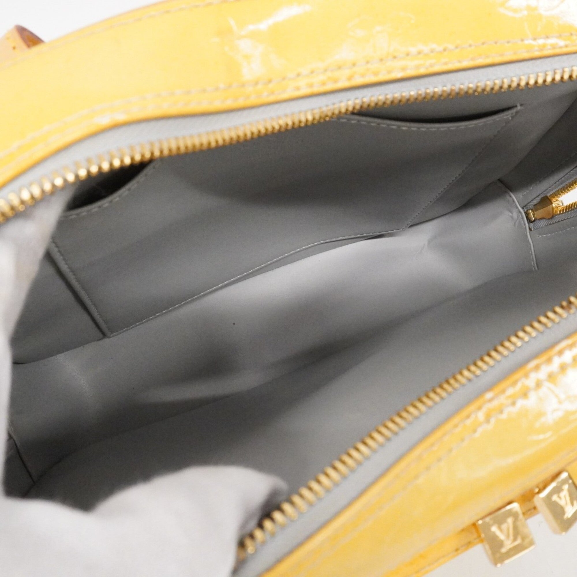 Louis Vuitton Gris Backpack (Pre-Owned)