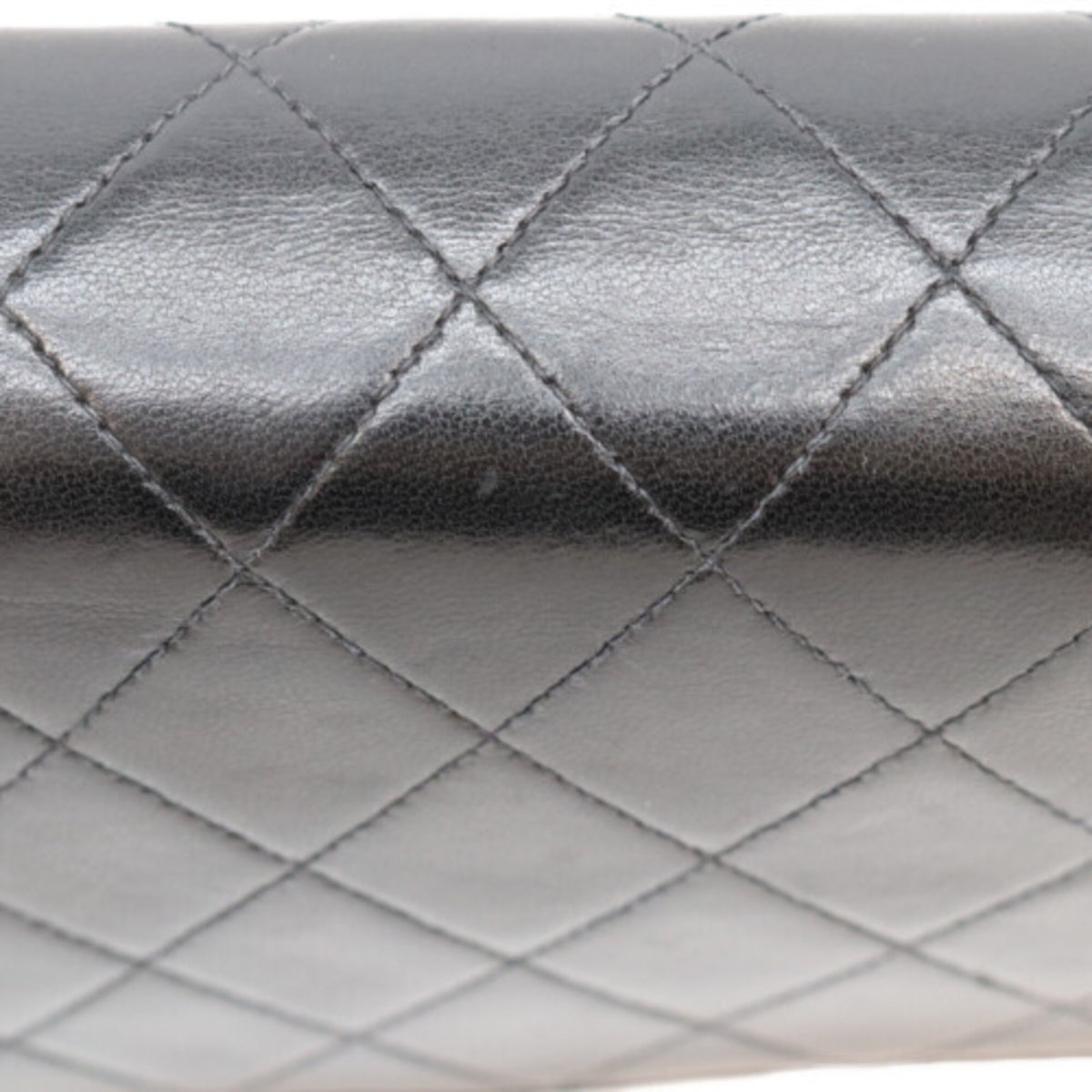 Chanel Black Leather Shoulder Bag (Pre-Owned)