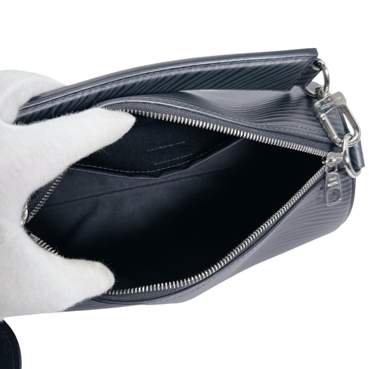 Louis Vuitton Black Epi Leather Handbag (Pre-Owned)