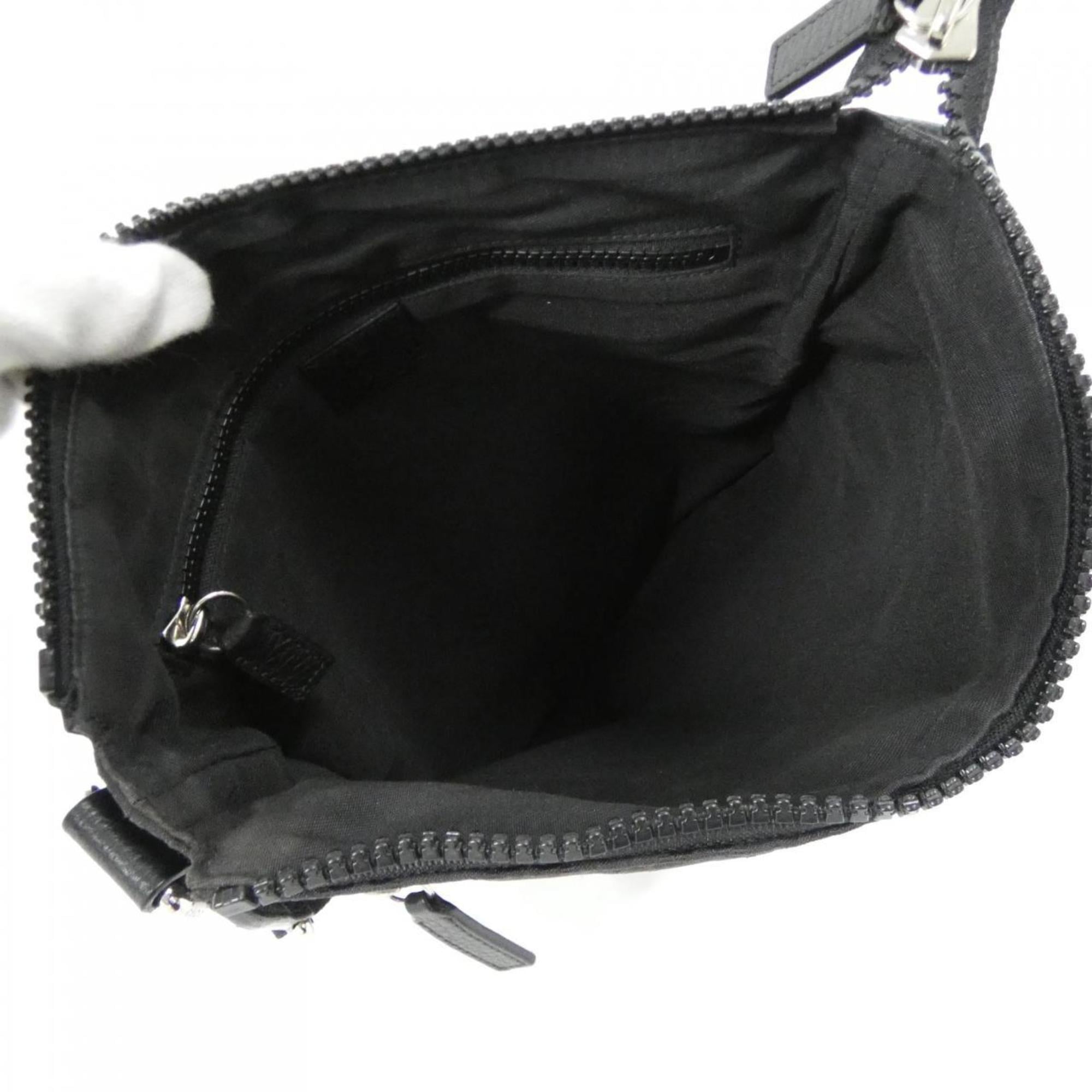 Gucci Black Nylon Shoulder Bag (Pre-Owned)