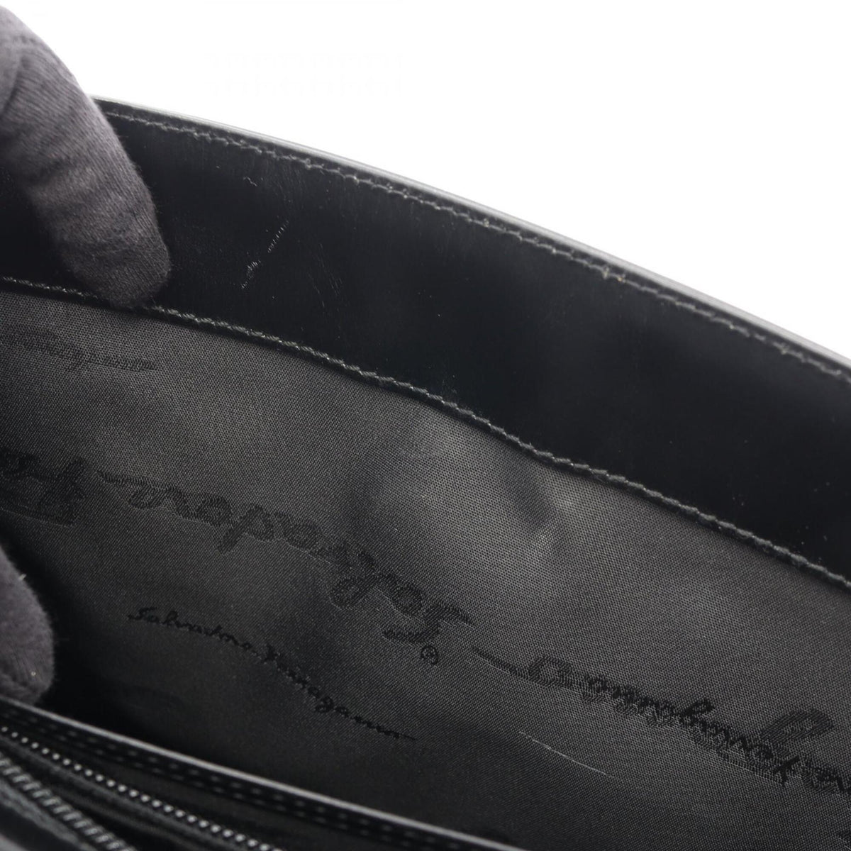 Salvatore Ferragamo Black Leather Handbag (Pre-Owned)
