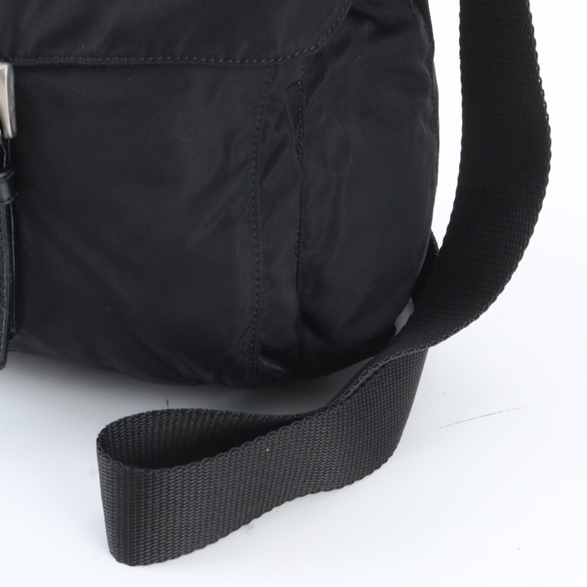 Prada Black Nylon Leather Shoulder Bag (Pre-Owned)