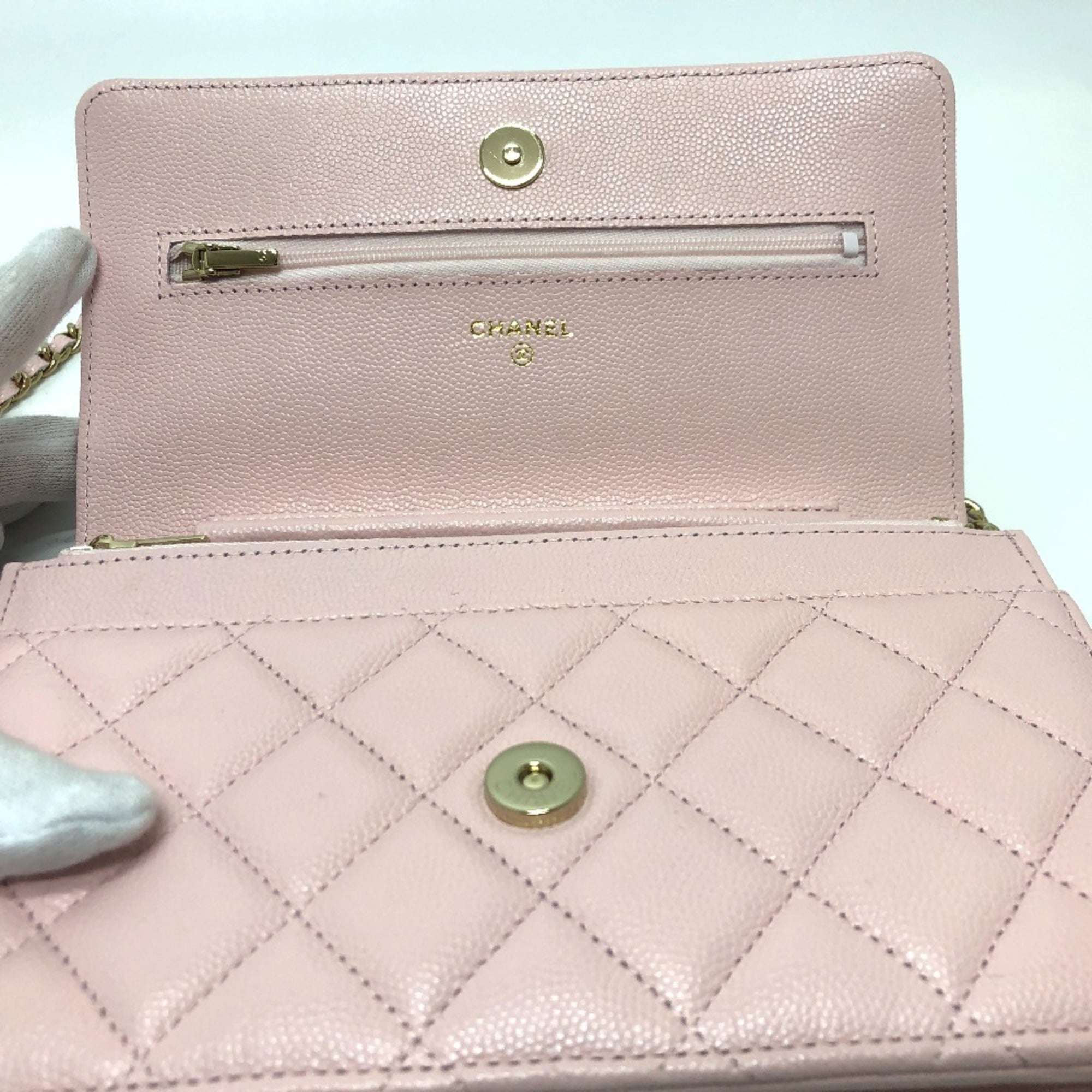 Chanel Pink Caviar Leather Shoulder Bag (Pre-Owned)