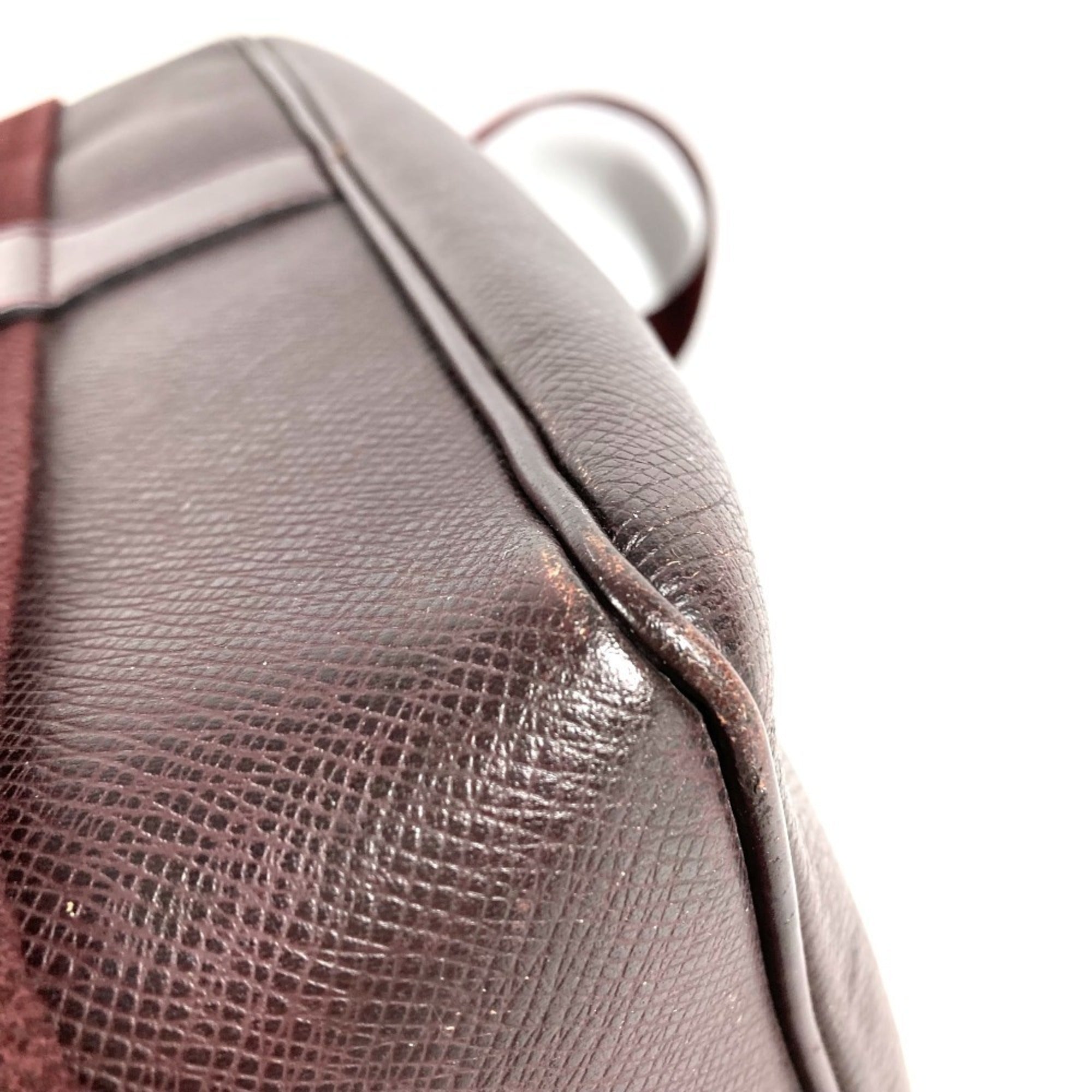 Louis Vuitton Purple Taiga Leather Shoulder Bag (Pre-Owned)