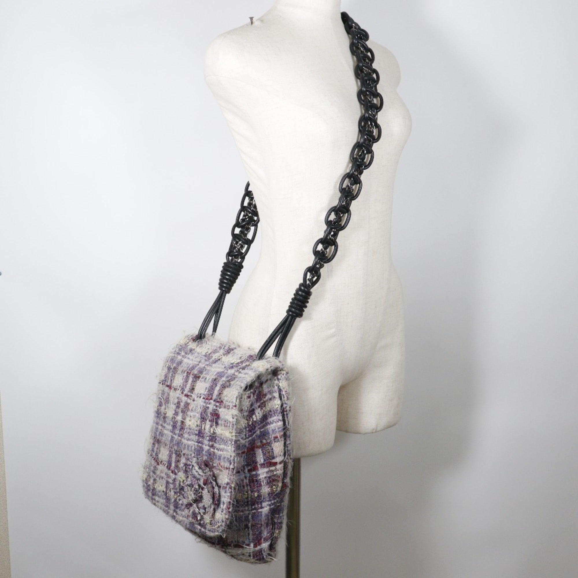 Chanel Purple Tweed Shoulder Bag (Pre-Owned)