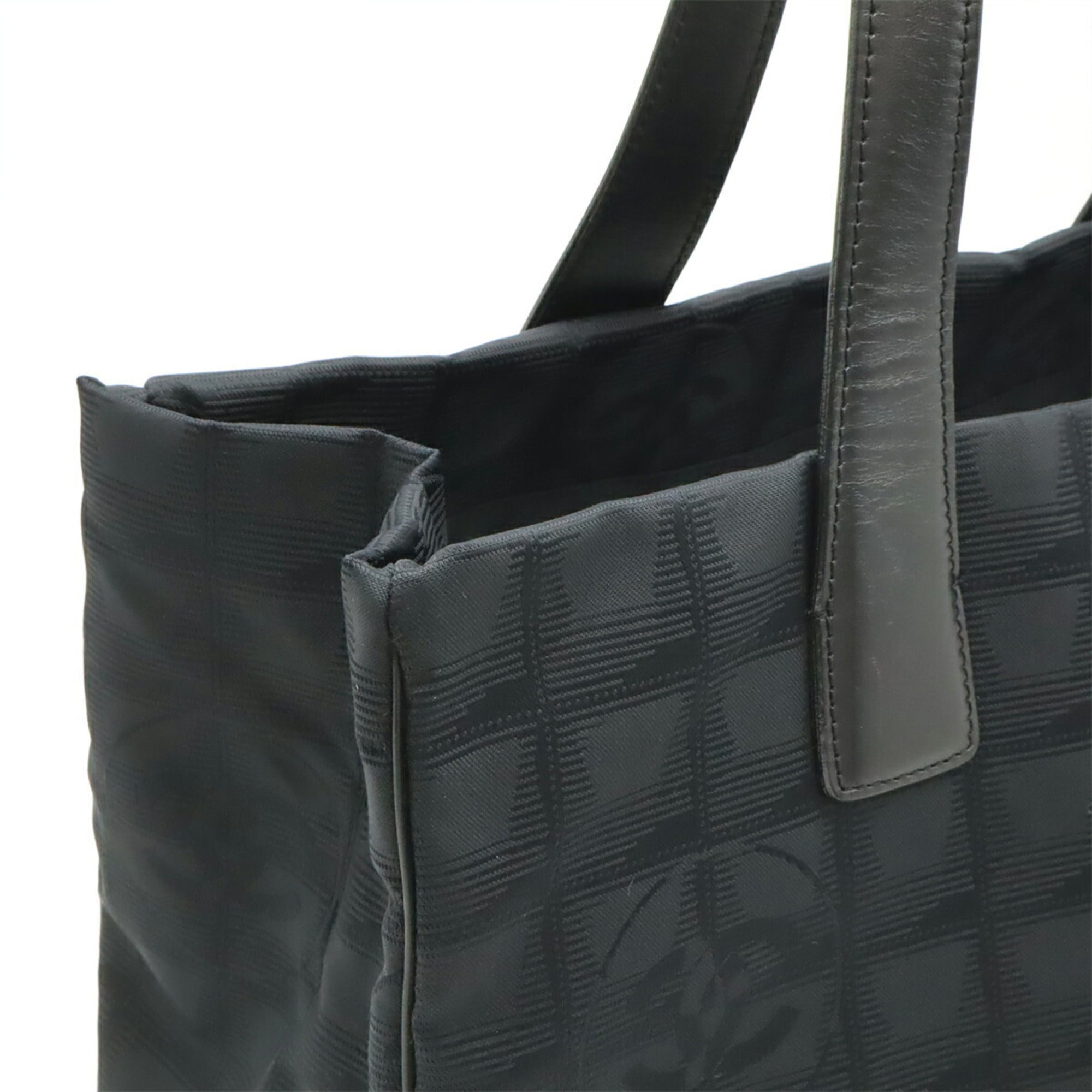Chanel Black New Travel Line Shoulder Bag Tote Bag (Pre-Owned)