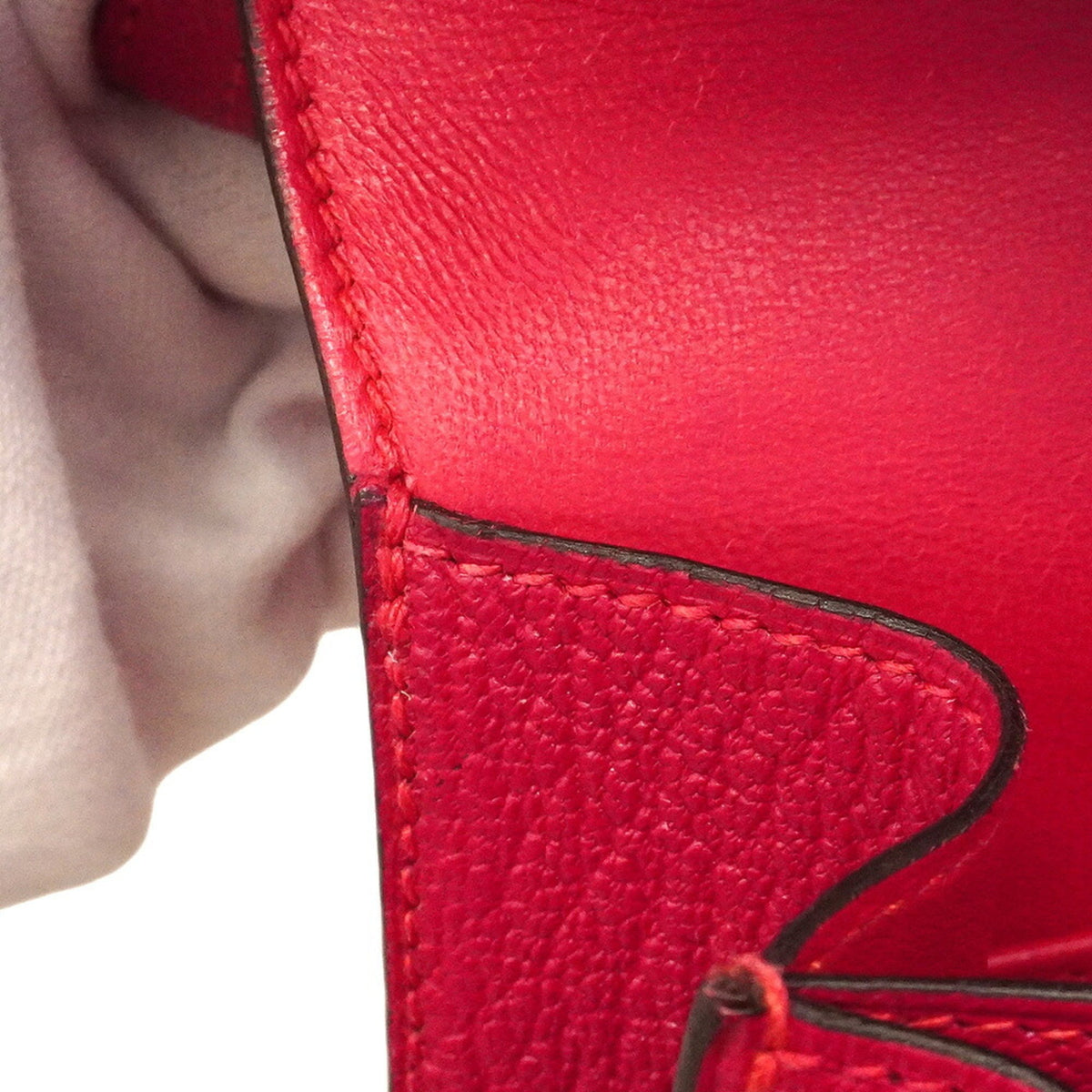 Hermes Pink Shoulder Bag (Pre-Owned)