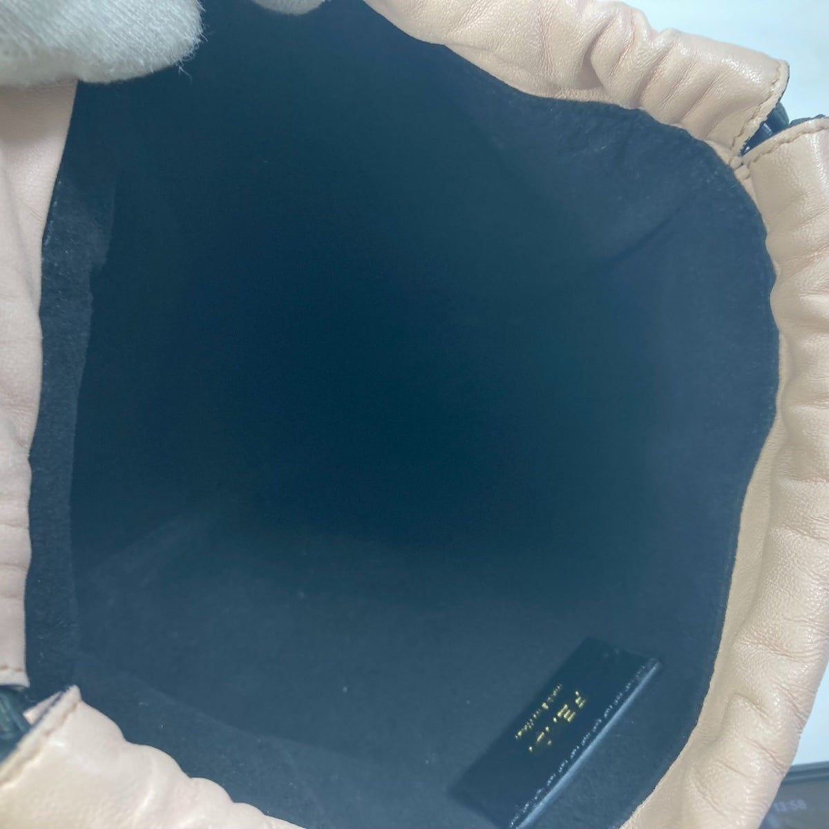 Fendi Pink Leather Shoulder Bag (Pre-Owned)