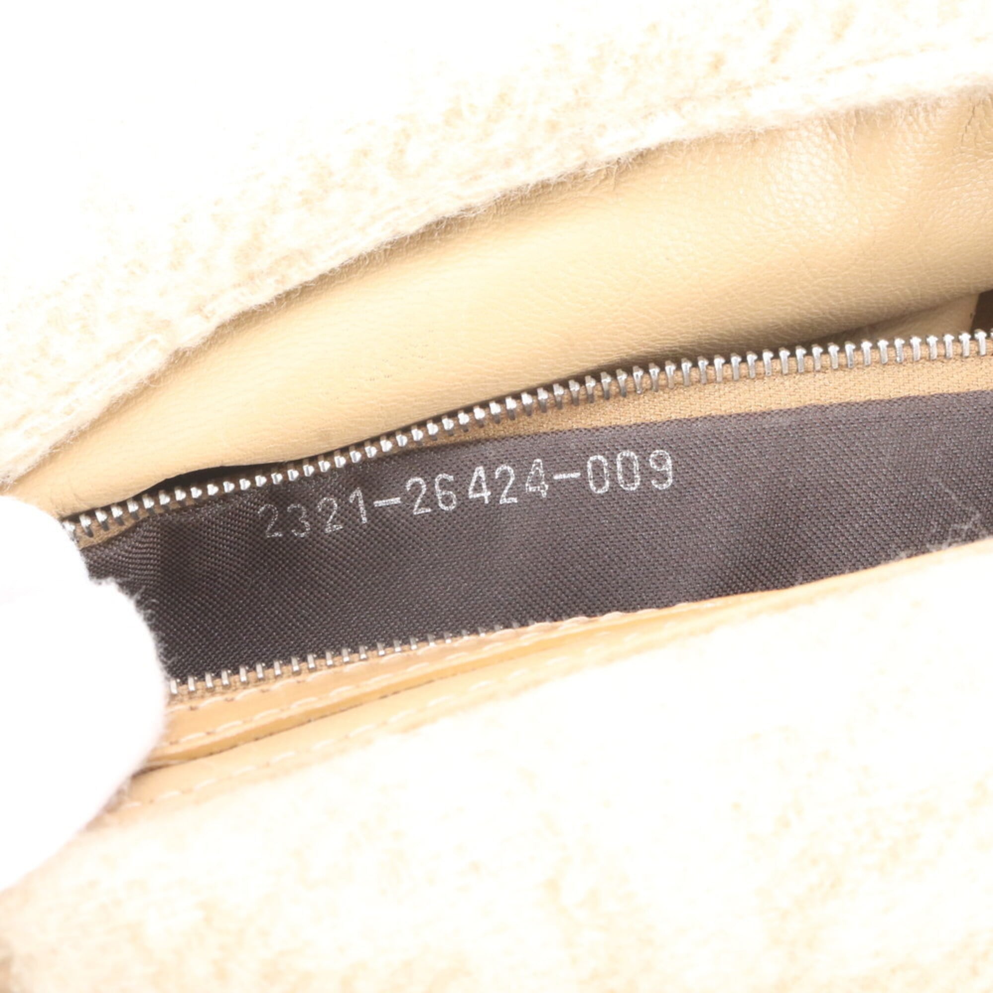 Fendi Beige Ivory Leather Shoulder Bag (Pre-Owned)