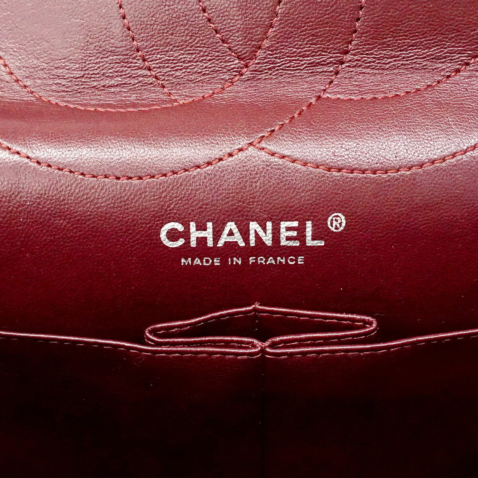 Chanel Black Leather Shoulder Bag (Pre-Owned)