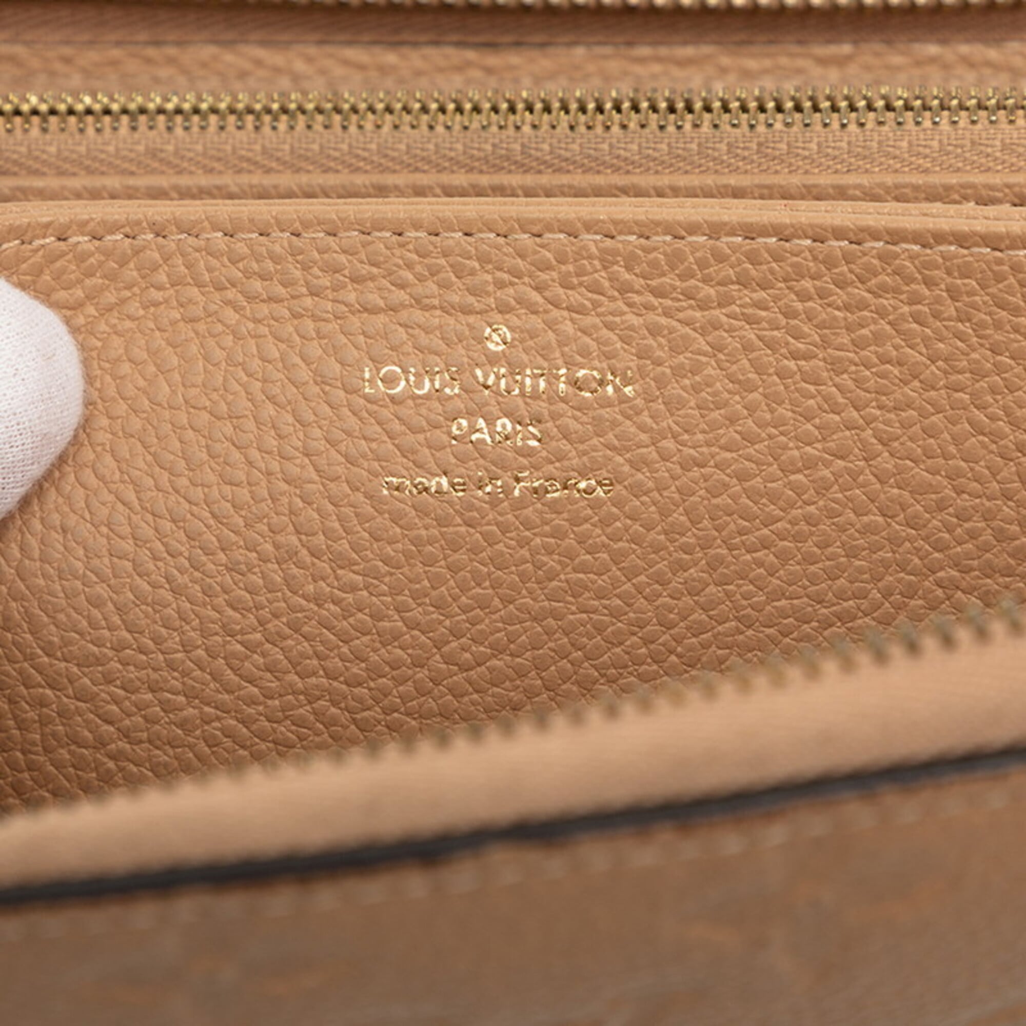 Louis Vuitton Beige Leather Long Wallet (Bi-Fold) (Pre-Owned)