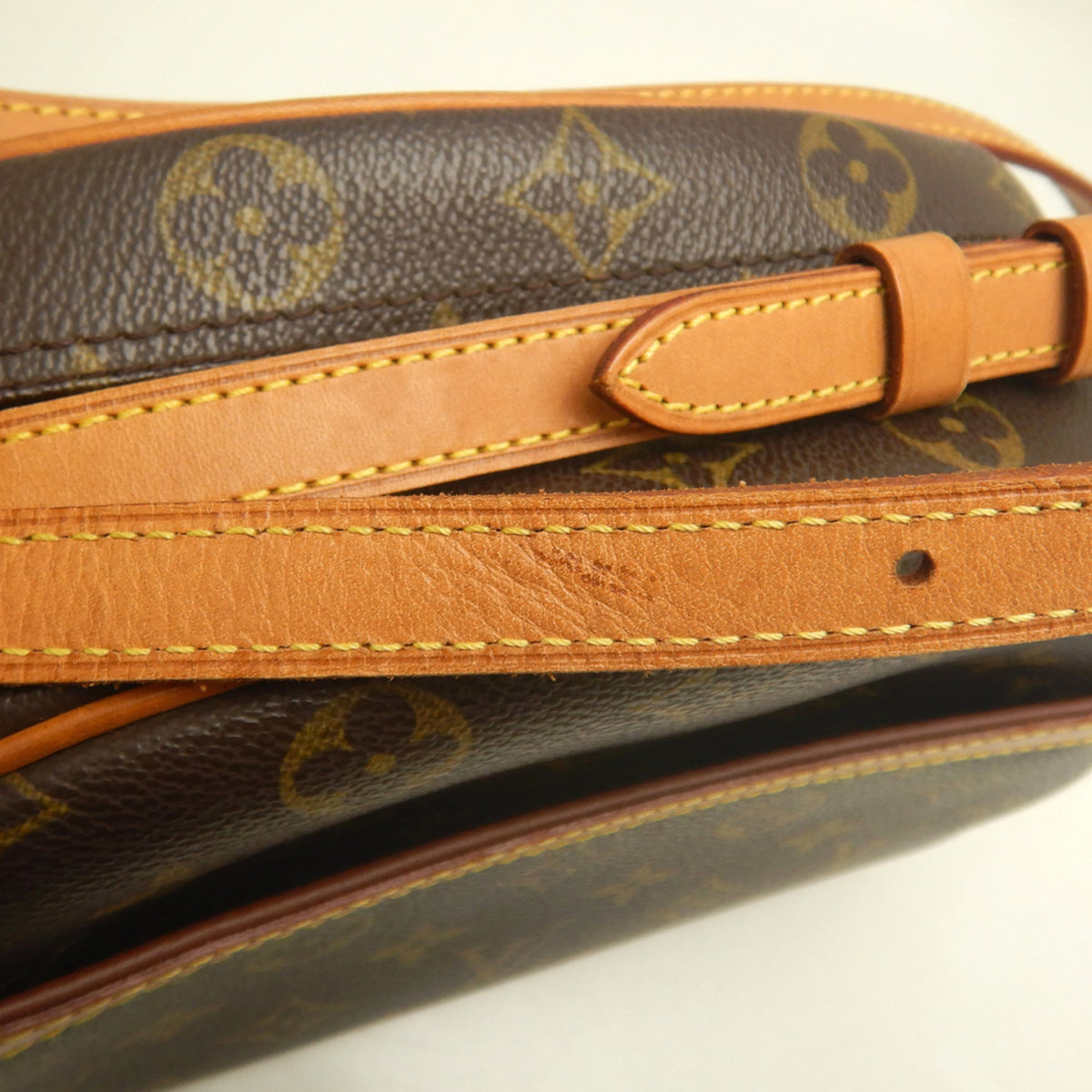 Louis Vuitton Brown Monogram Canvas Shoulder Bag (Pre-Owned)