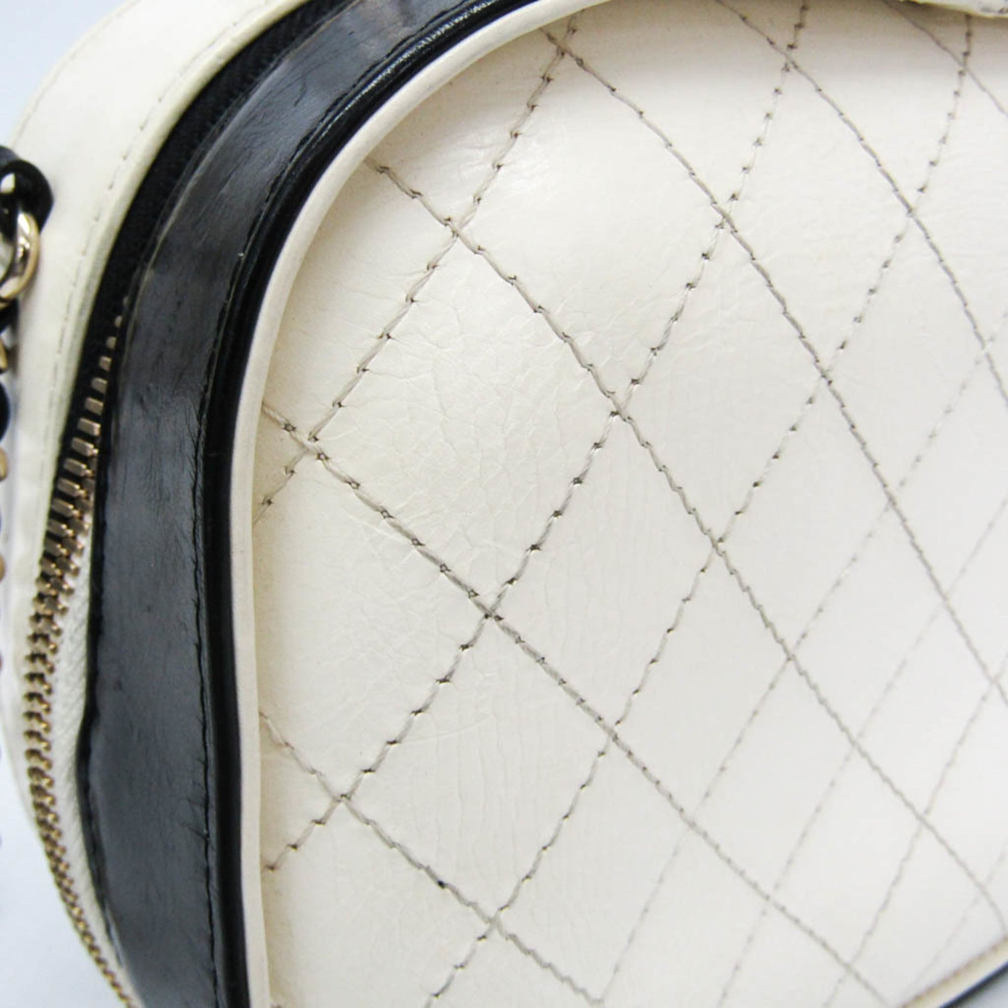 Chanel Vanity Case Bag Quilted Crumpled Calfskin Black Leather Shoulder Bag Bag (Pre-Owned)