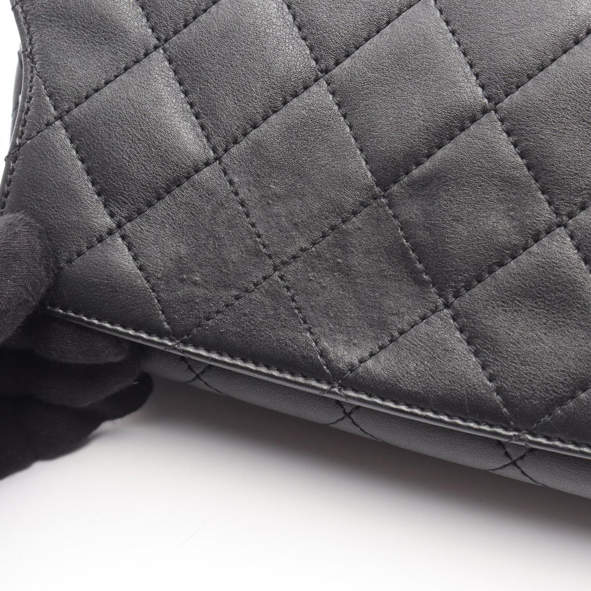 Chanel Black Leather Handbag Shoulder Bag (Pre-Owned)