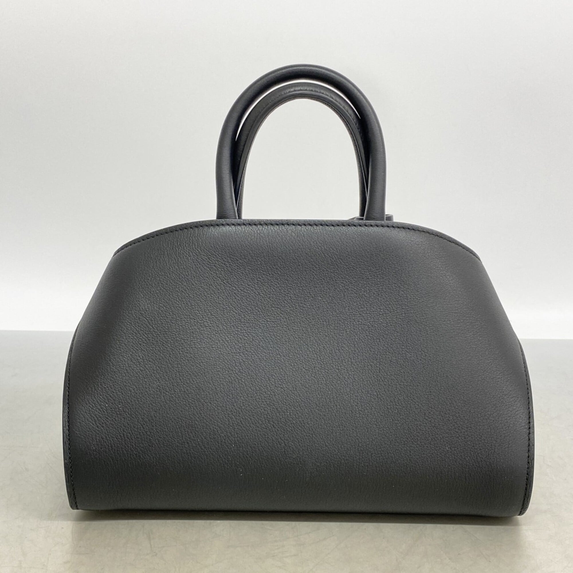 Salvatore Ferragamo Black Leather Handbag (Pre-Owned)