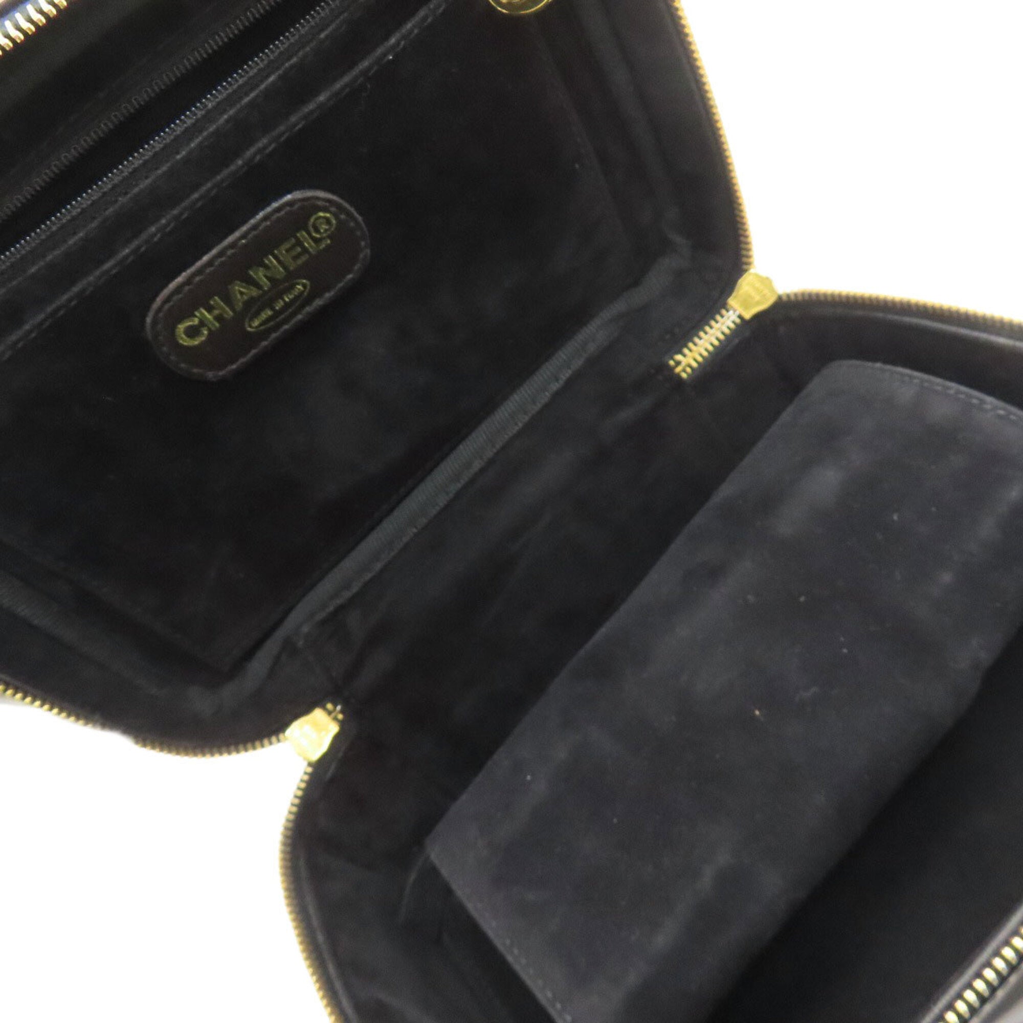 Chanel Black Patent Leather Handbag (Pre-Owned)