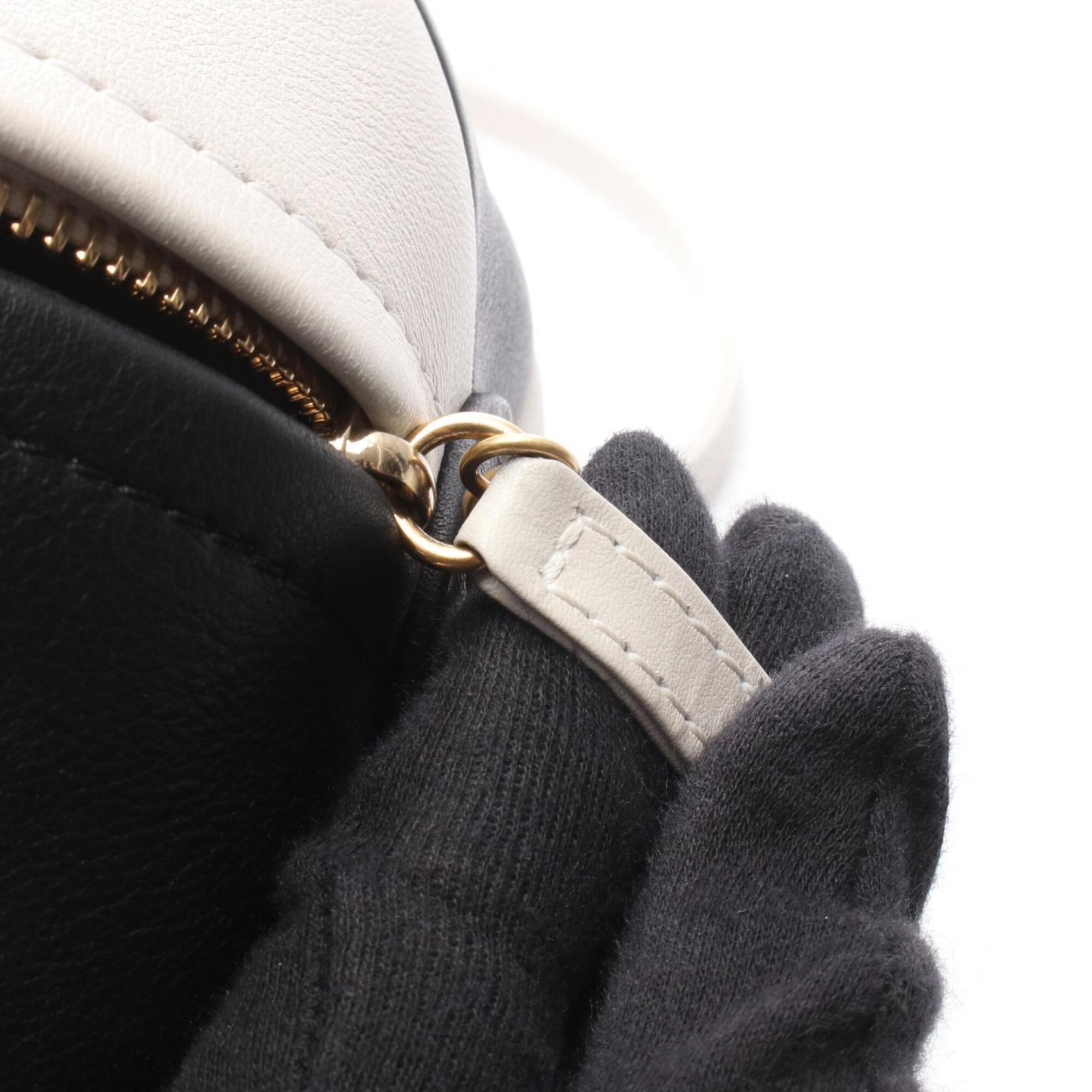 Chanel Black White Leather Handbag Shoulder Bag (Pre-Owned)