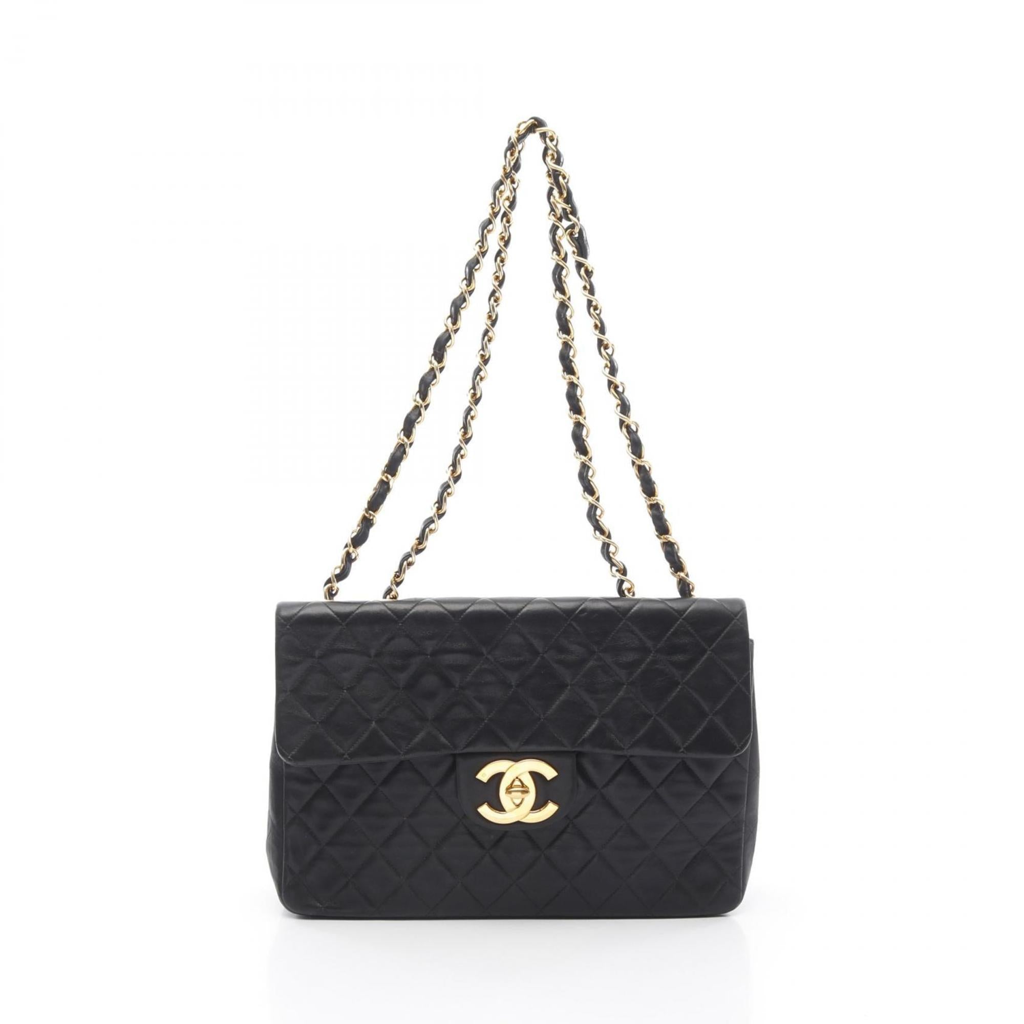 Chanel Black Leather Shoulder Bag (Pre-Owned)