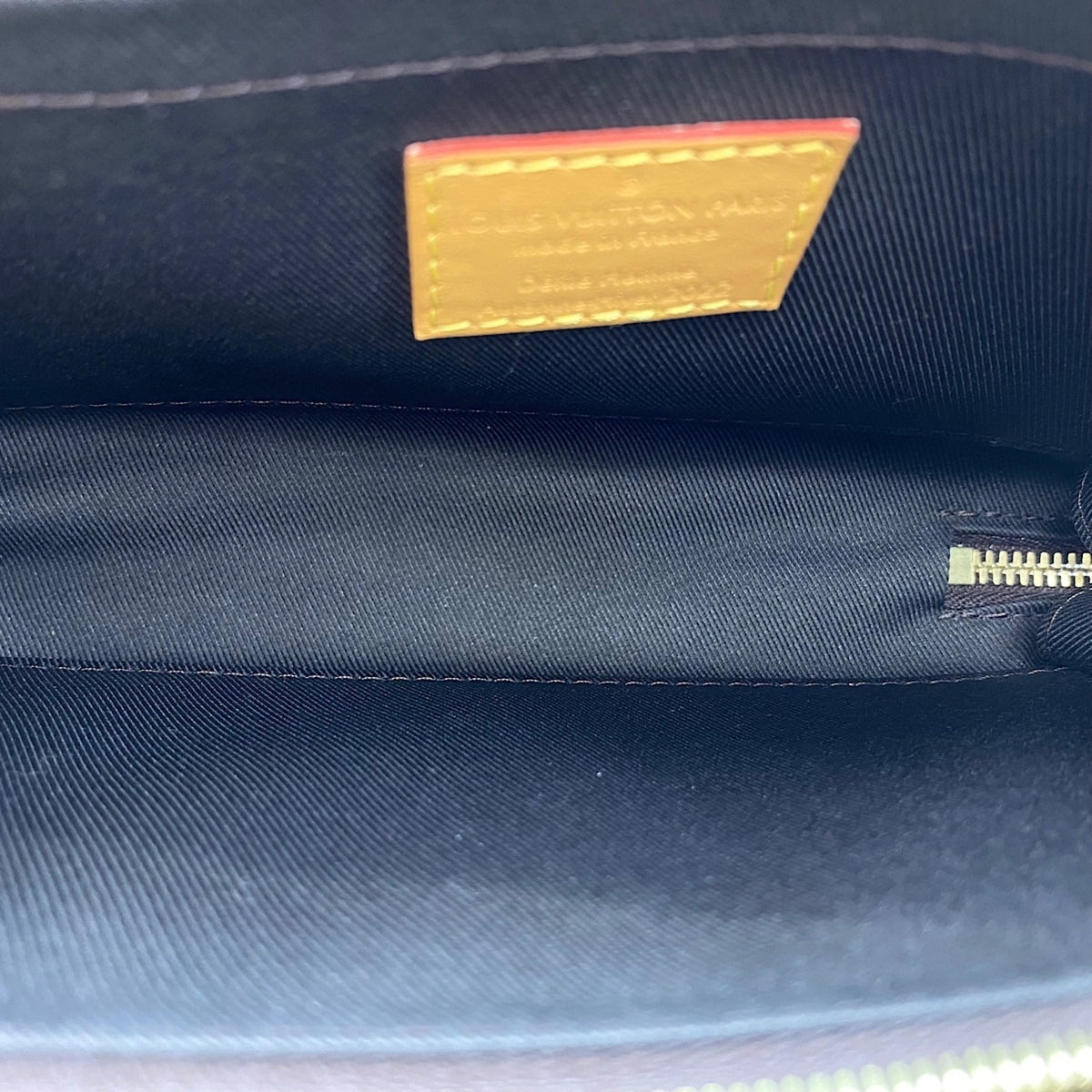 Louis Vuitton Brown Shoulder Bag (Pre-Owned)