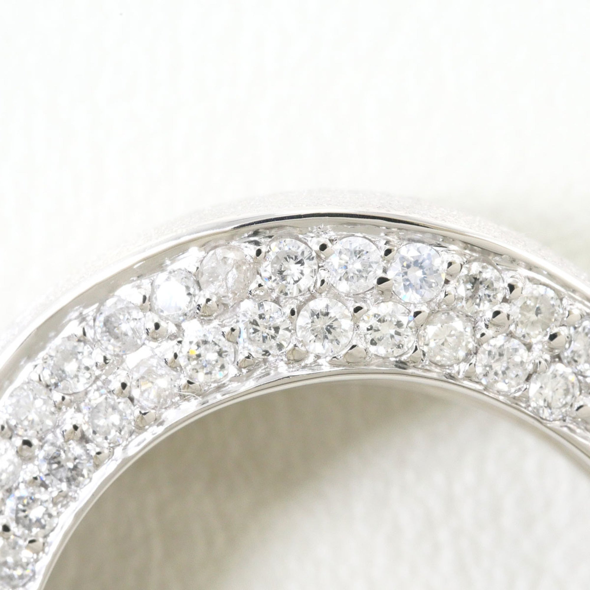 Unbranded White Gold White Gold (18K) Band Ring (Pre-Owned)