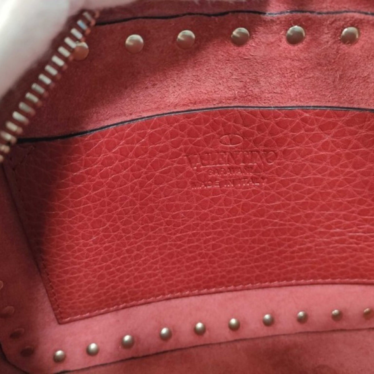 Valentino Garavani Red Color Leather Shoulder Bag (Pre-Owned)