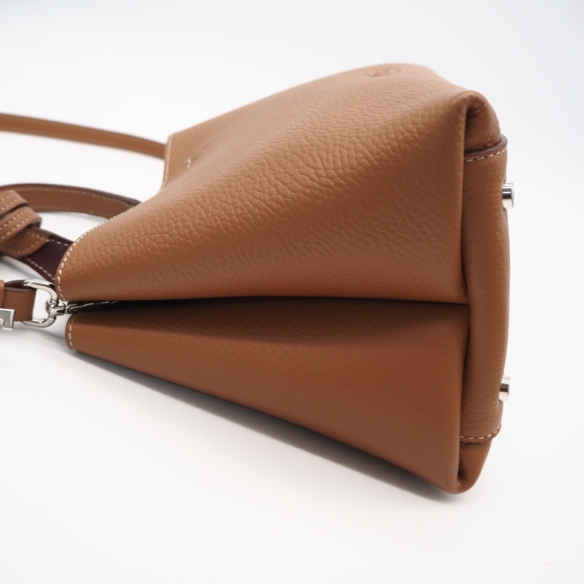 Tod's Brown Leather Handbag (Pre-Owned)