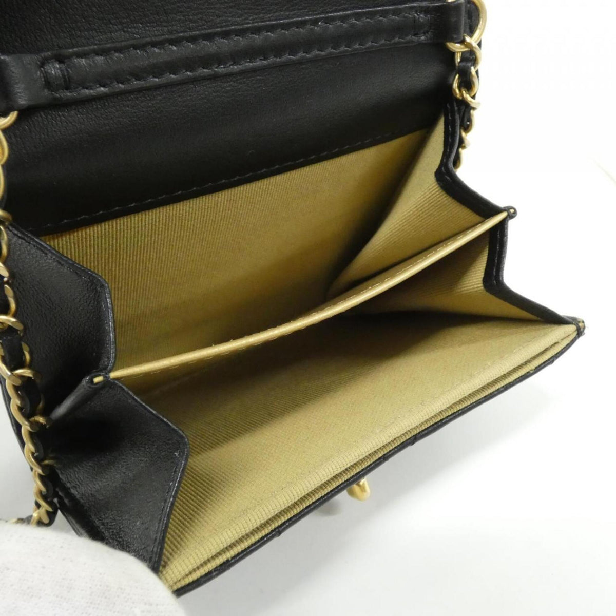 Chanel Black Leather Handbag Shoulder Bag (Pre-Owned)