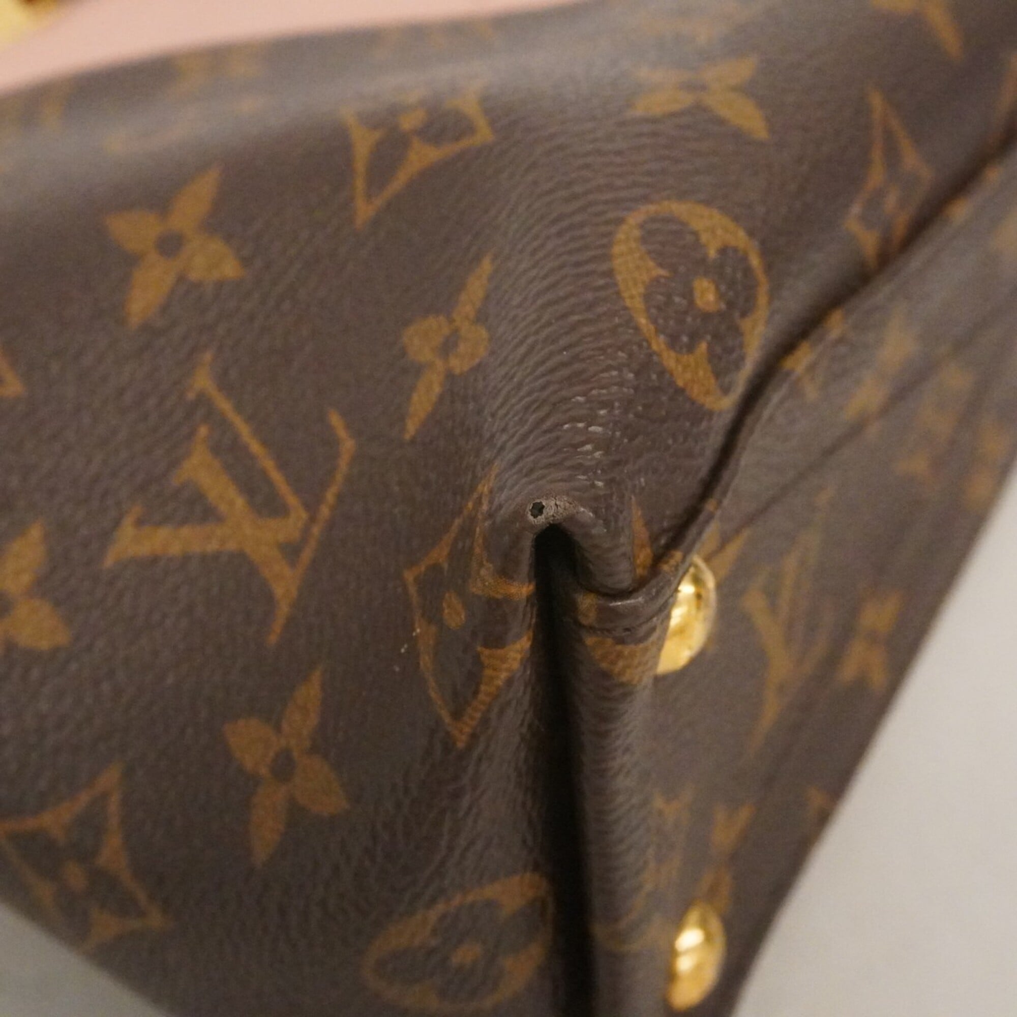 Louis Vuitton Rose Ballerine Handbag (Pre-Owned)