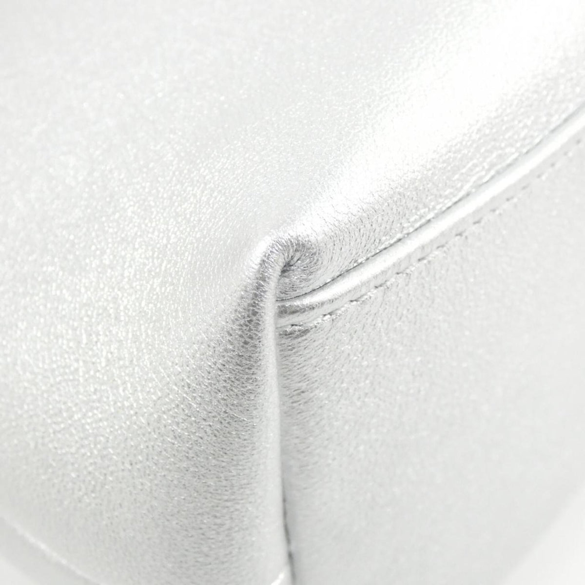 Christian Dior Silver Leather Clutch Bag (Pre-Owned)