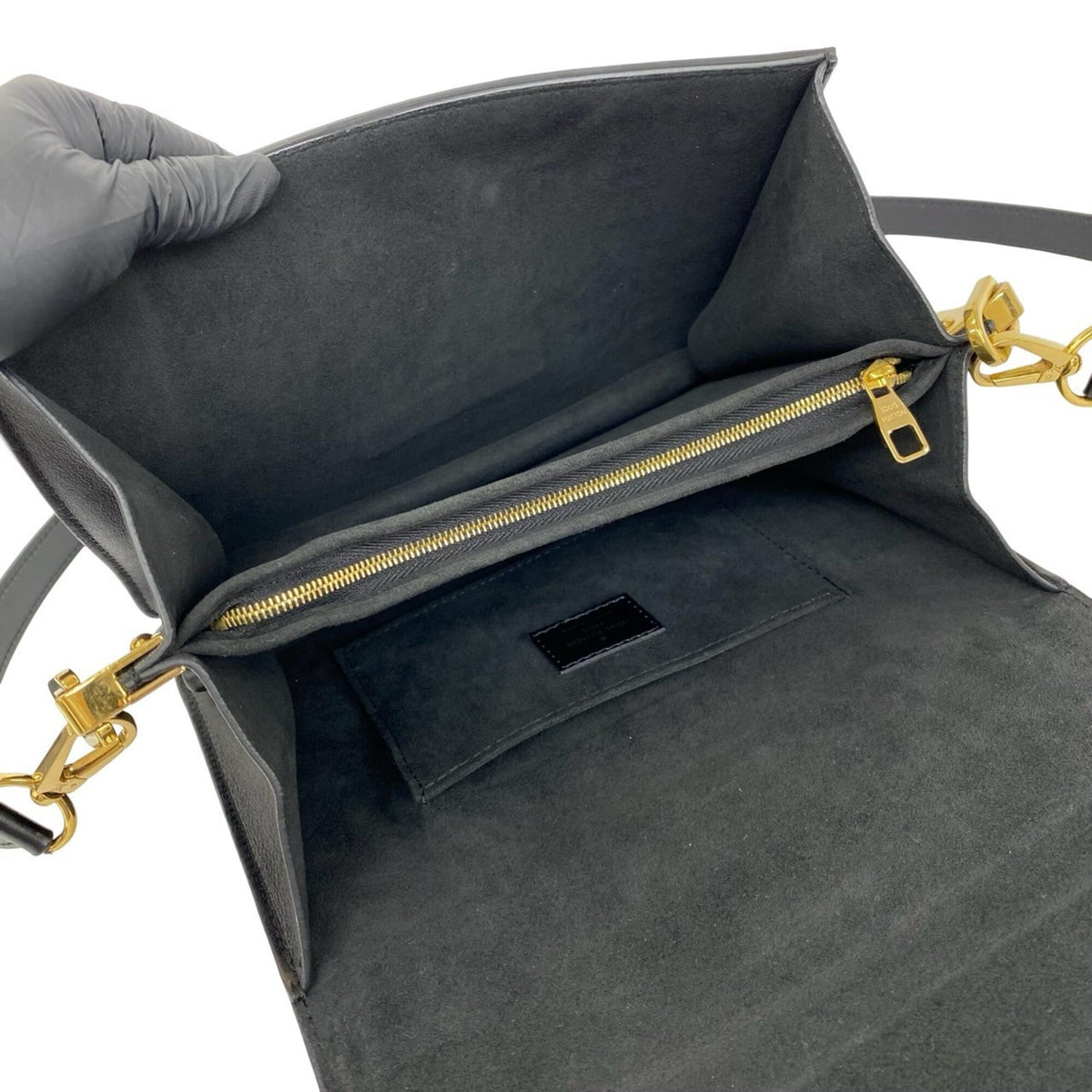 Louis Vuitton Black Leather Pochette Shoulder Bag (Pre-Owned)