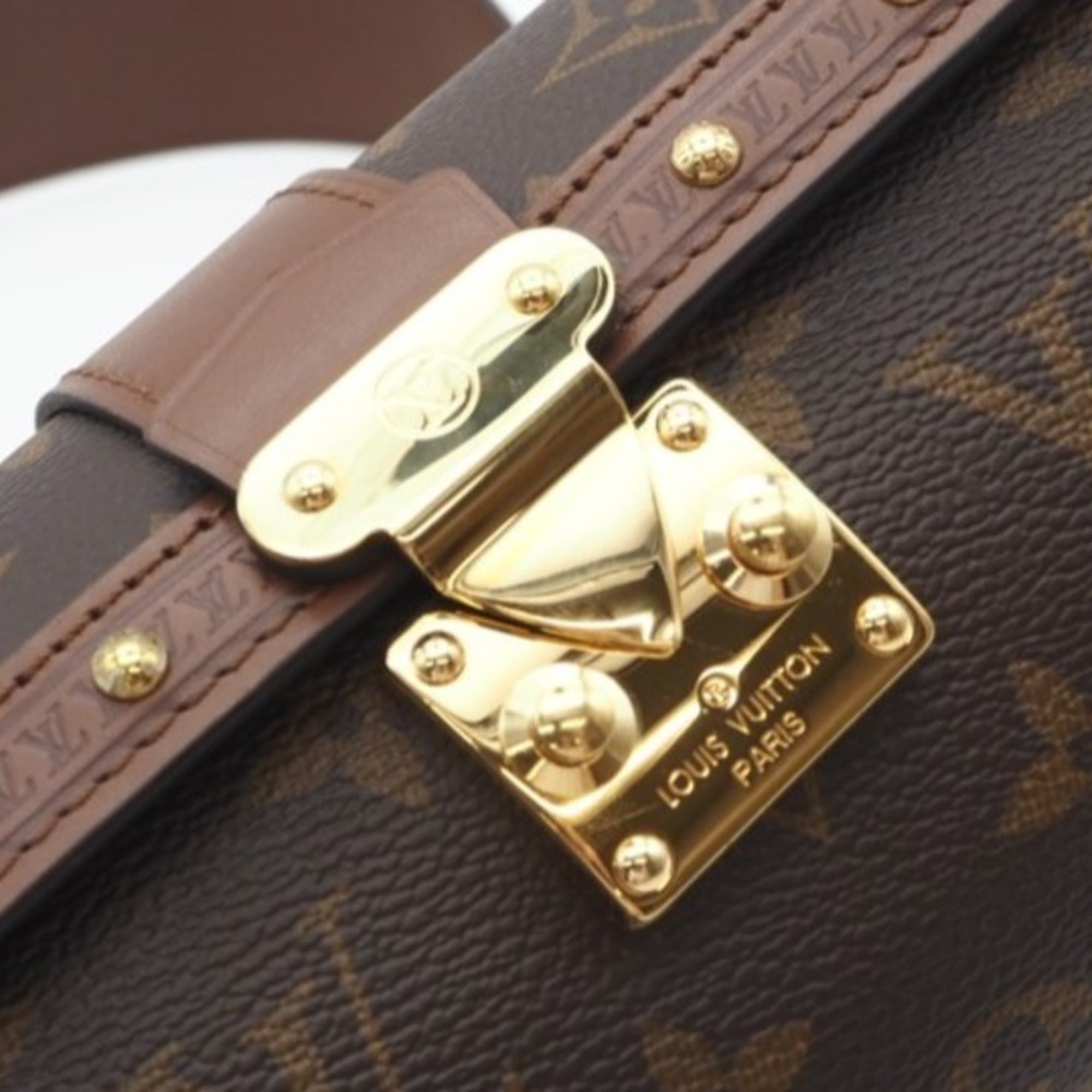Louis Vuitton Brown Monogram Monogram Shoulder Bag (Pre-Owned)