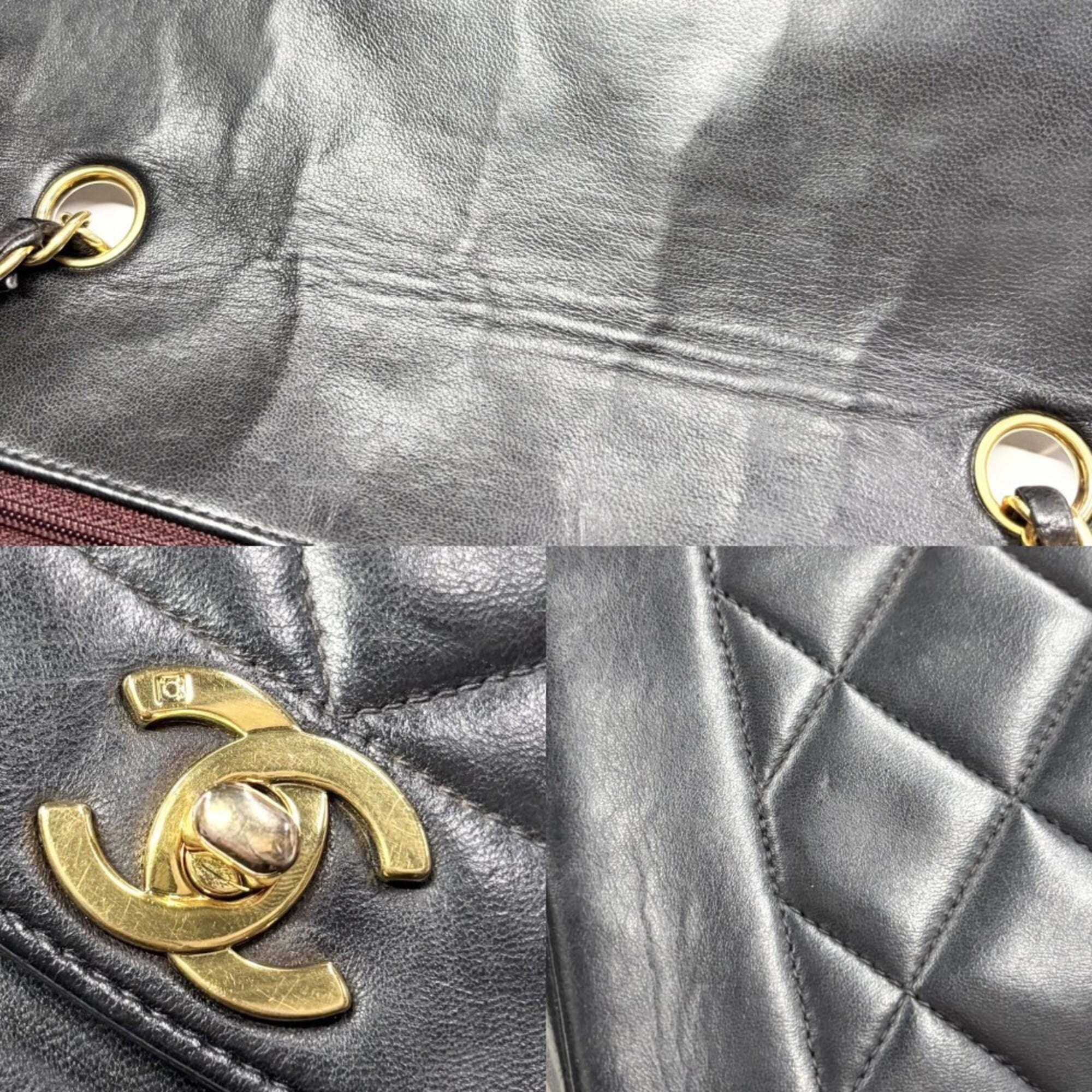 Chanel Black Leather Shoulder Bag (Pre-Owned)