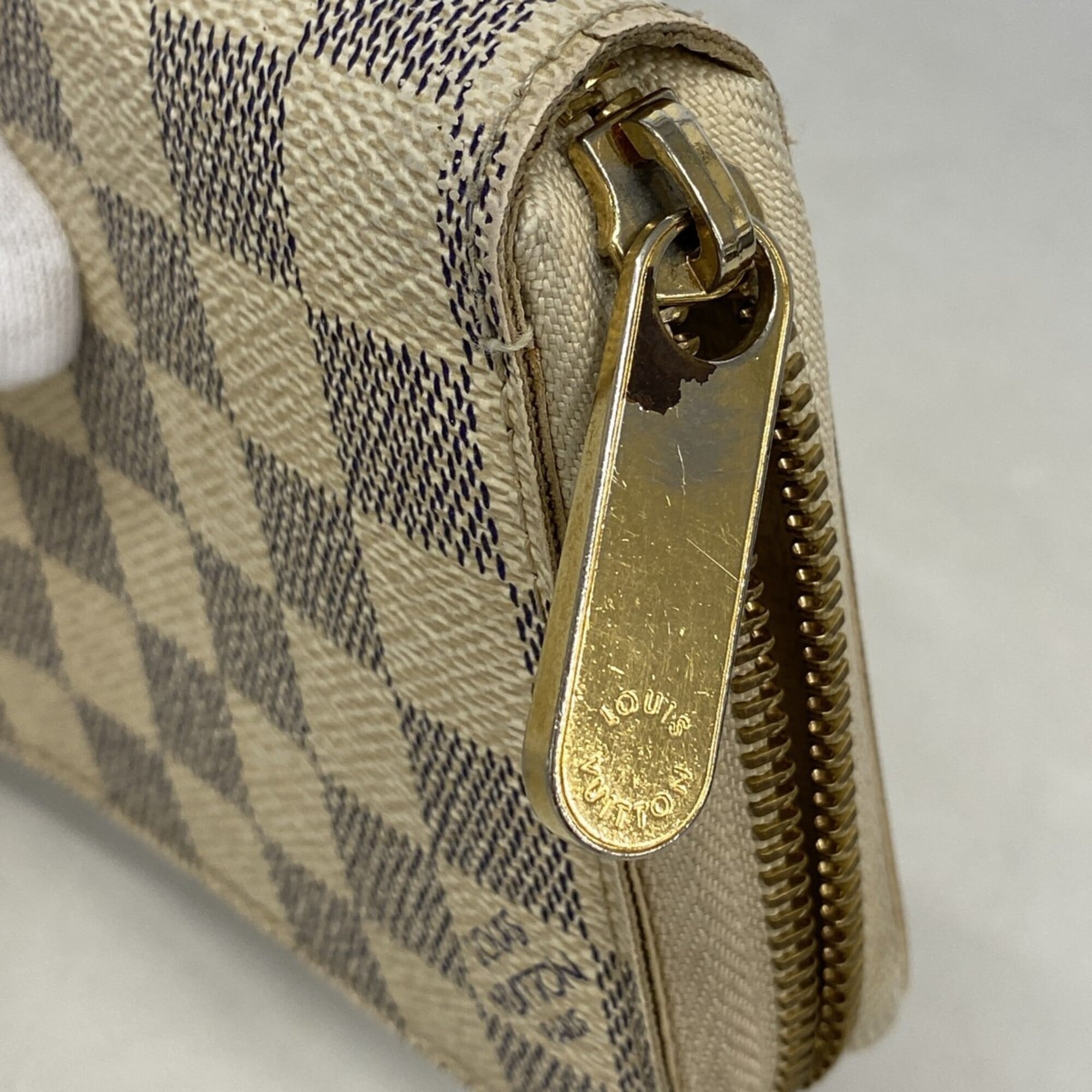 Louis Vuitton White Long Wallet (Bi-Fold) (Pre-Owned)