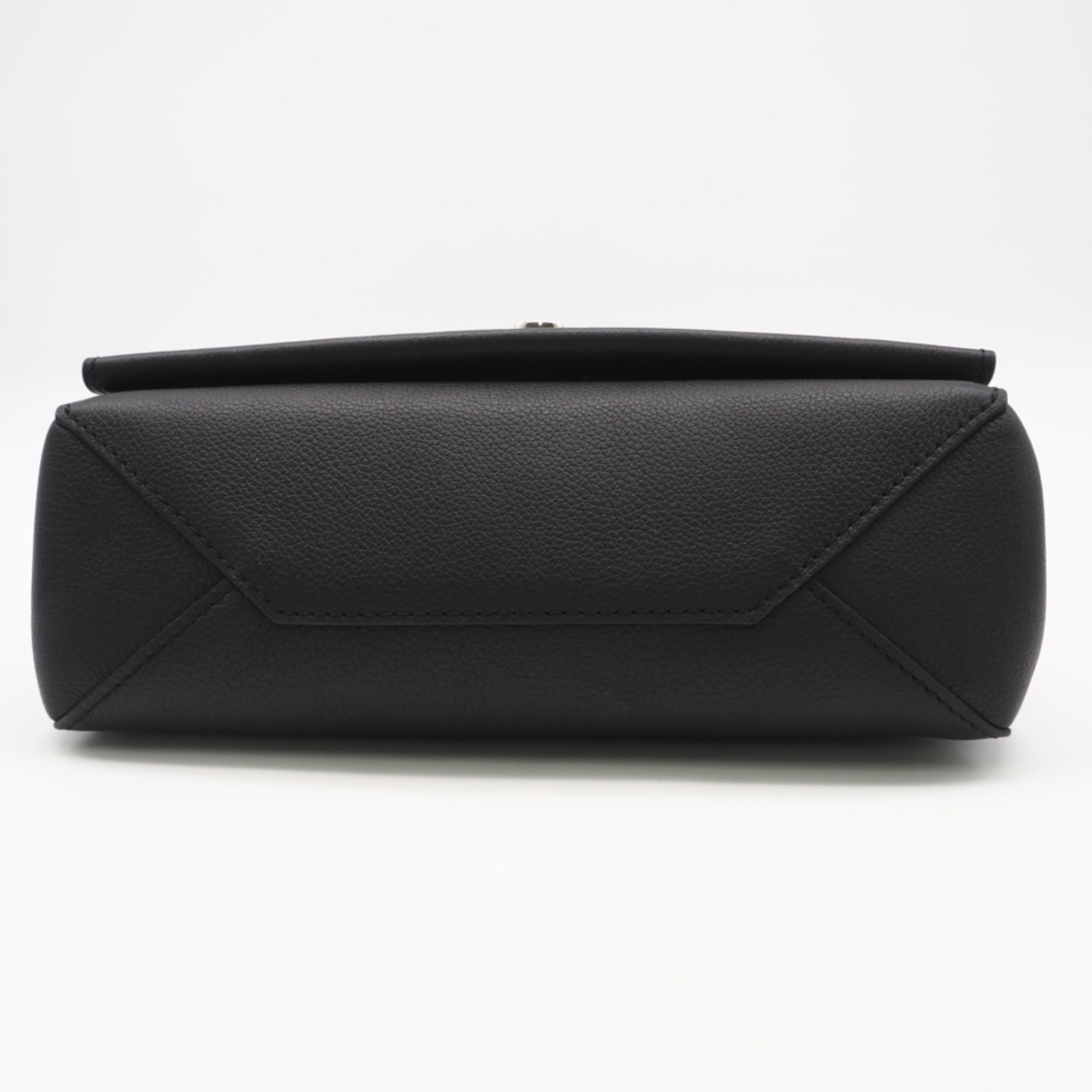 Louis Vuitton Black Leather Shoulder Bag (Pre-Owned)